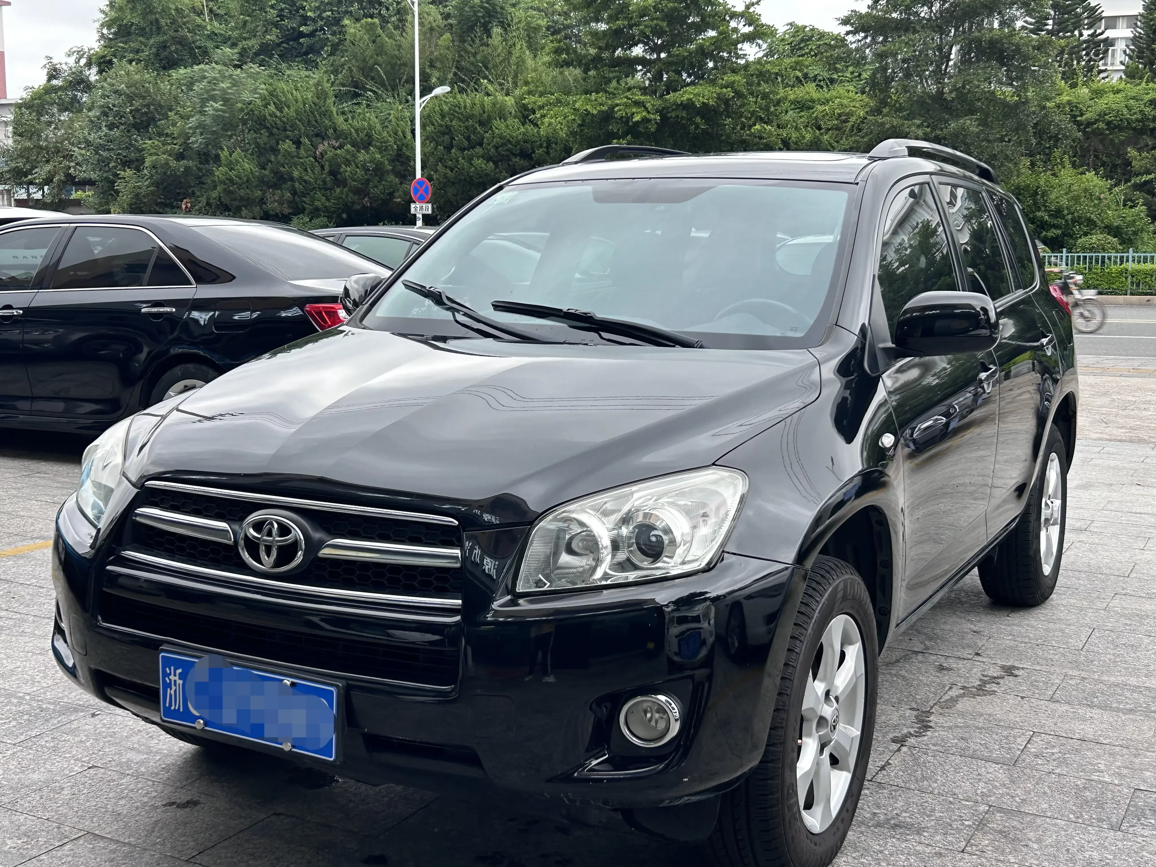 Toyota RAV4  из Китая