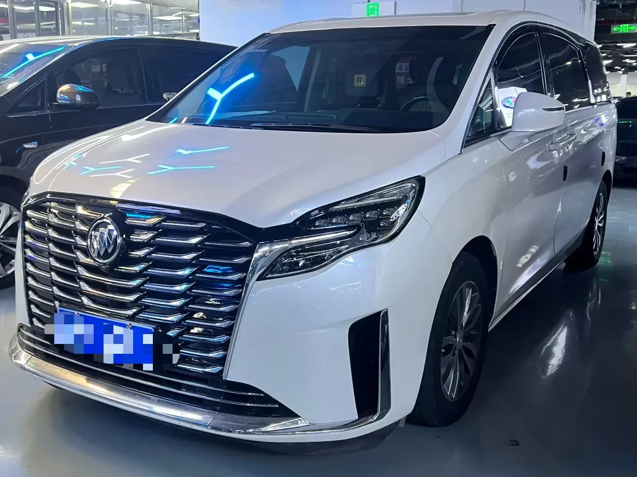Buick GL8  из Китая