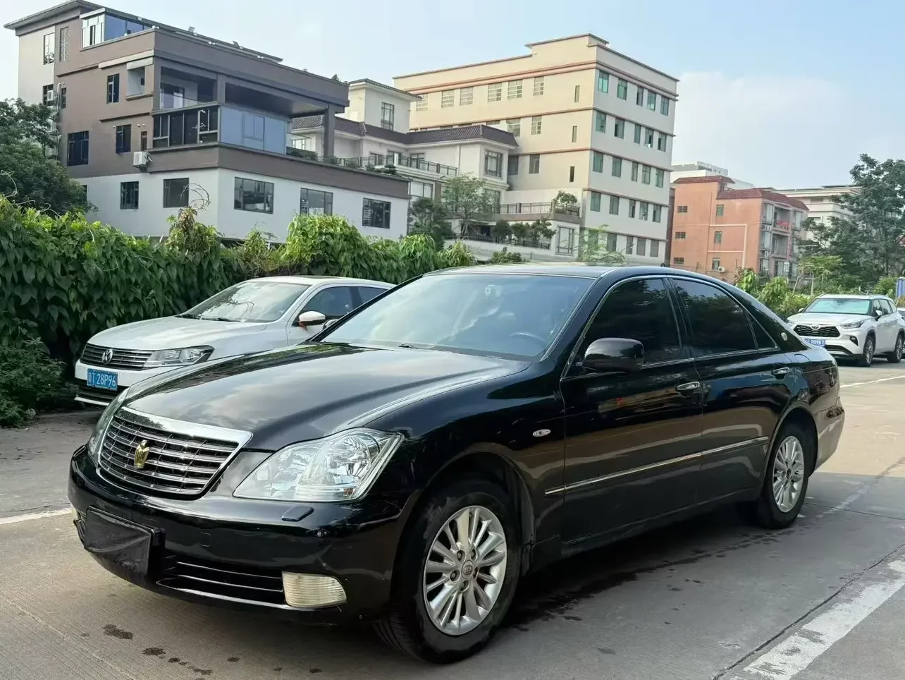 Toyota crown