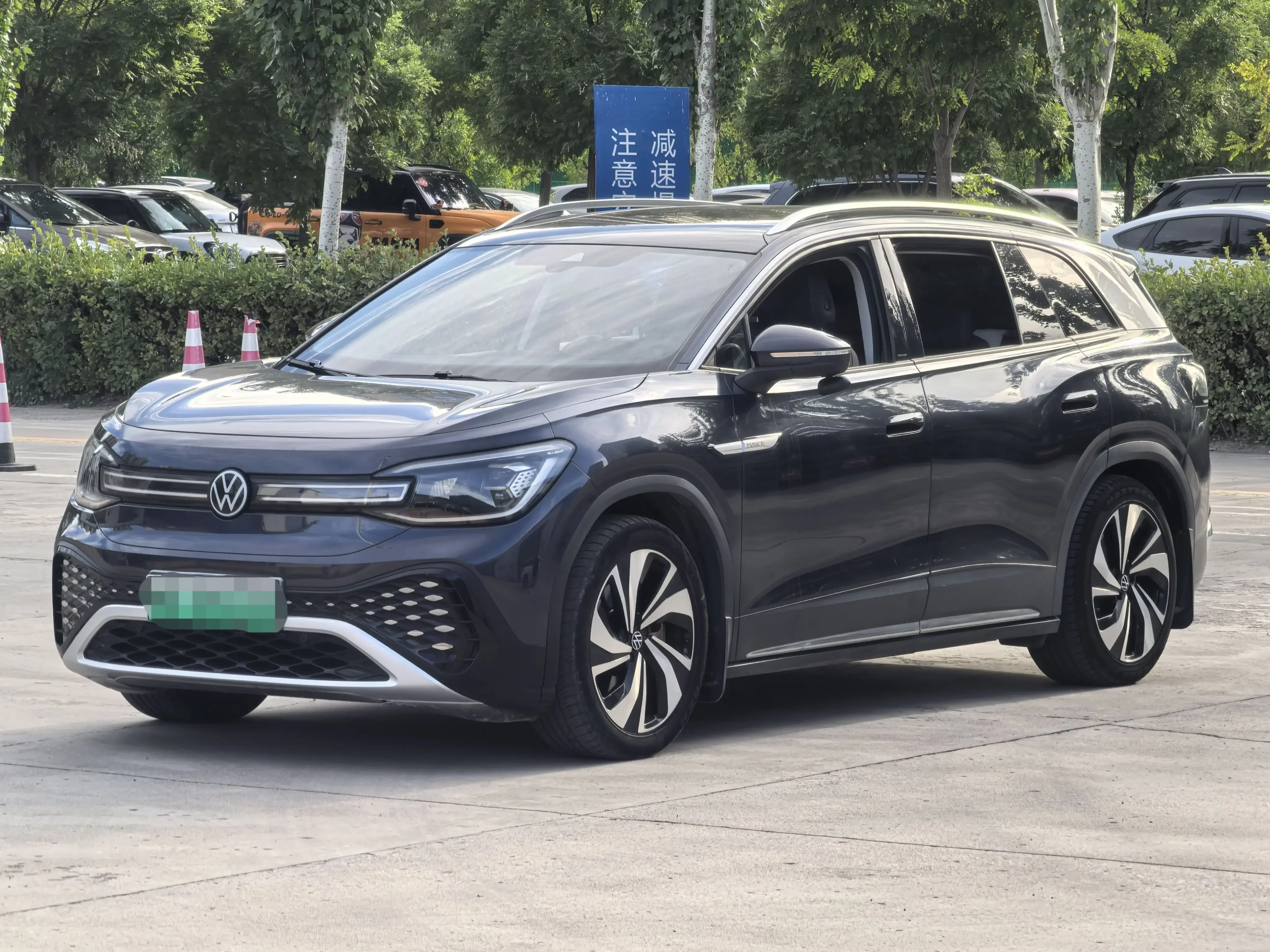 Volkswagen ID.6 CROZZ