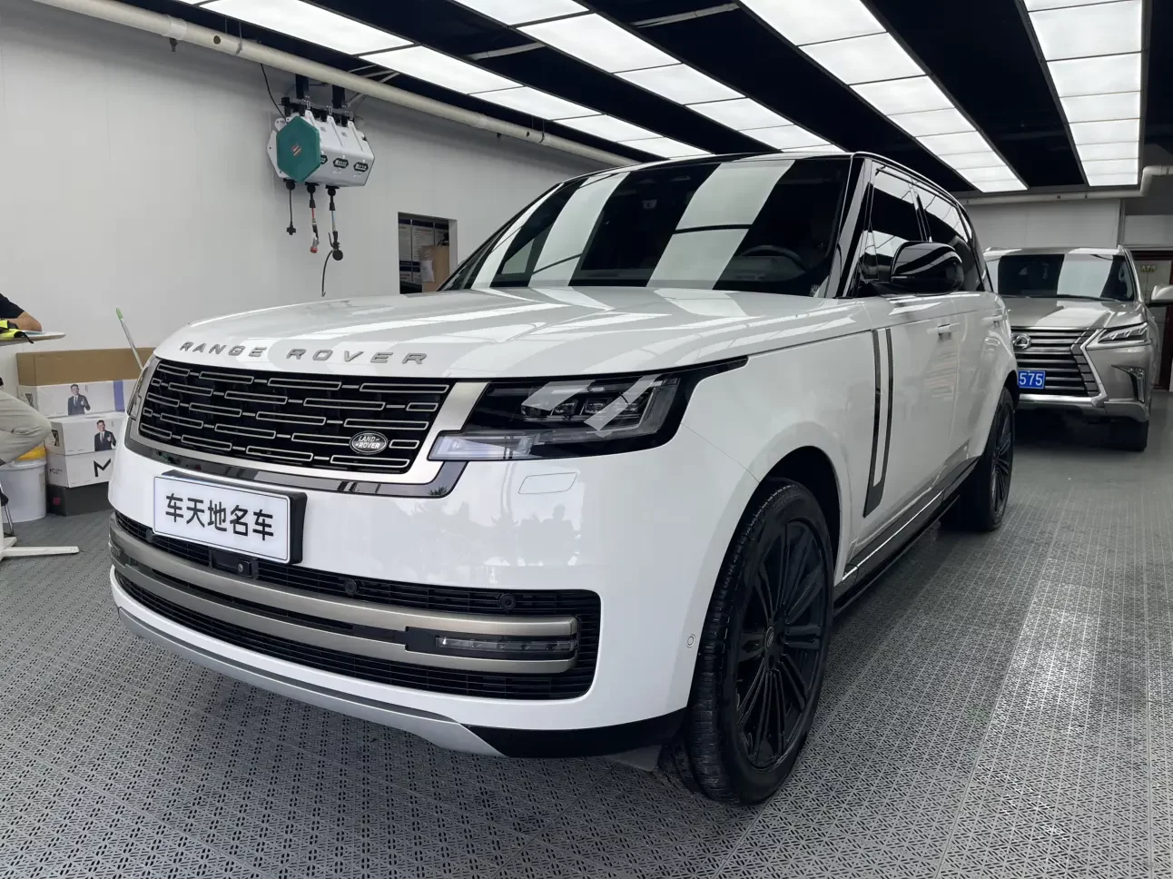 Land Rover range rover  из Китая