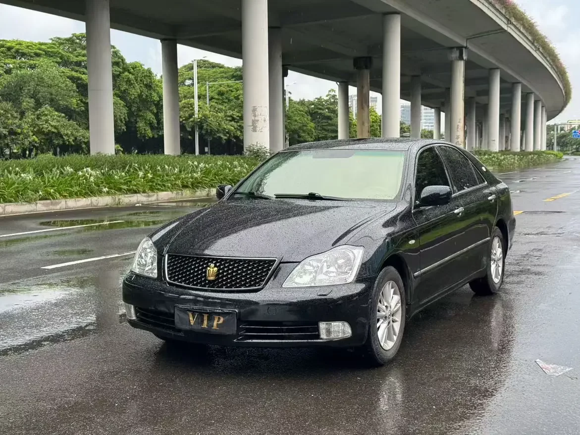 Toyota crown