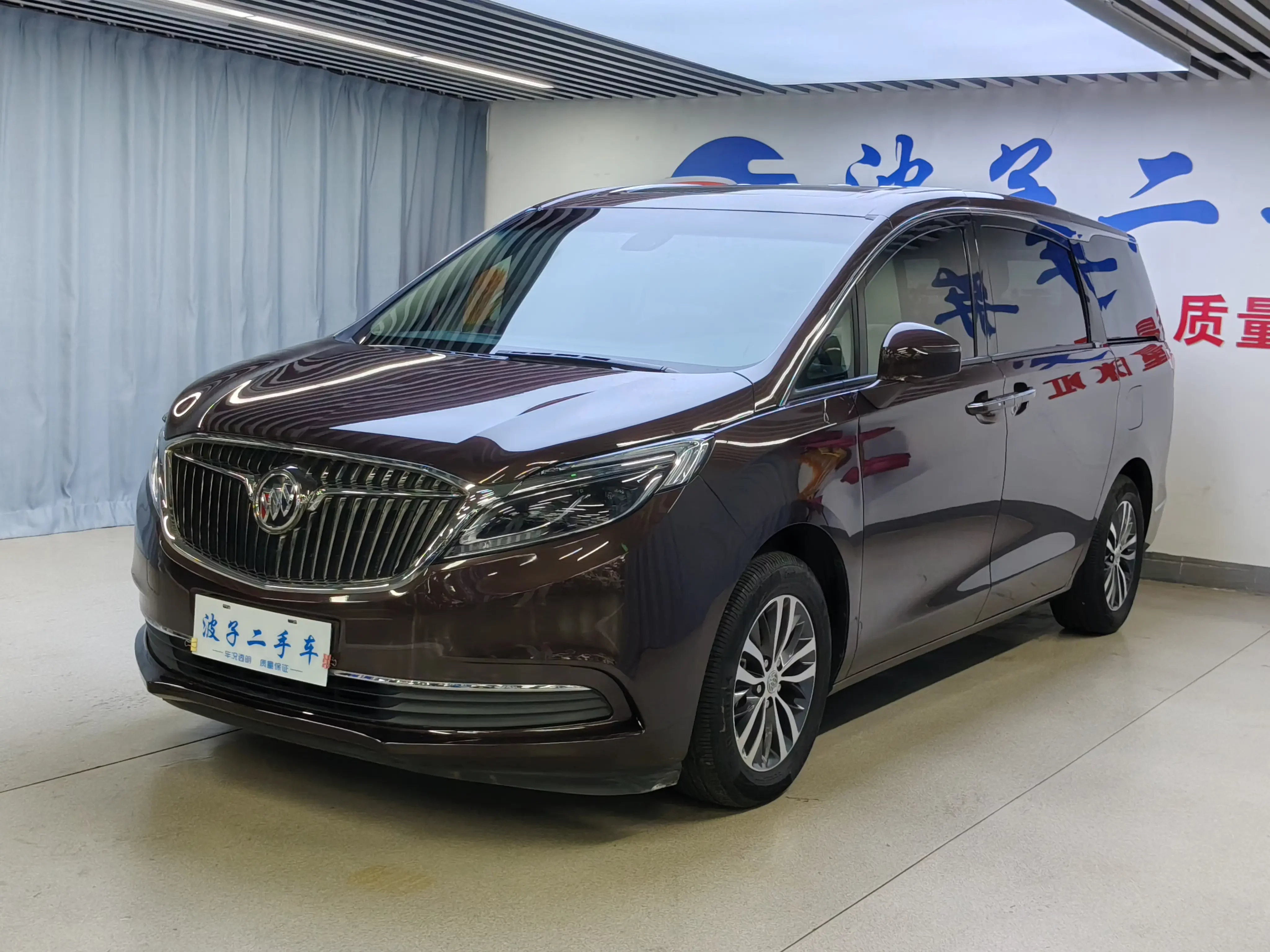 Buick GL8  из Китая