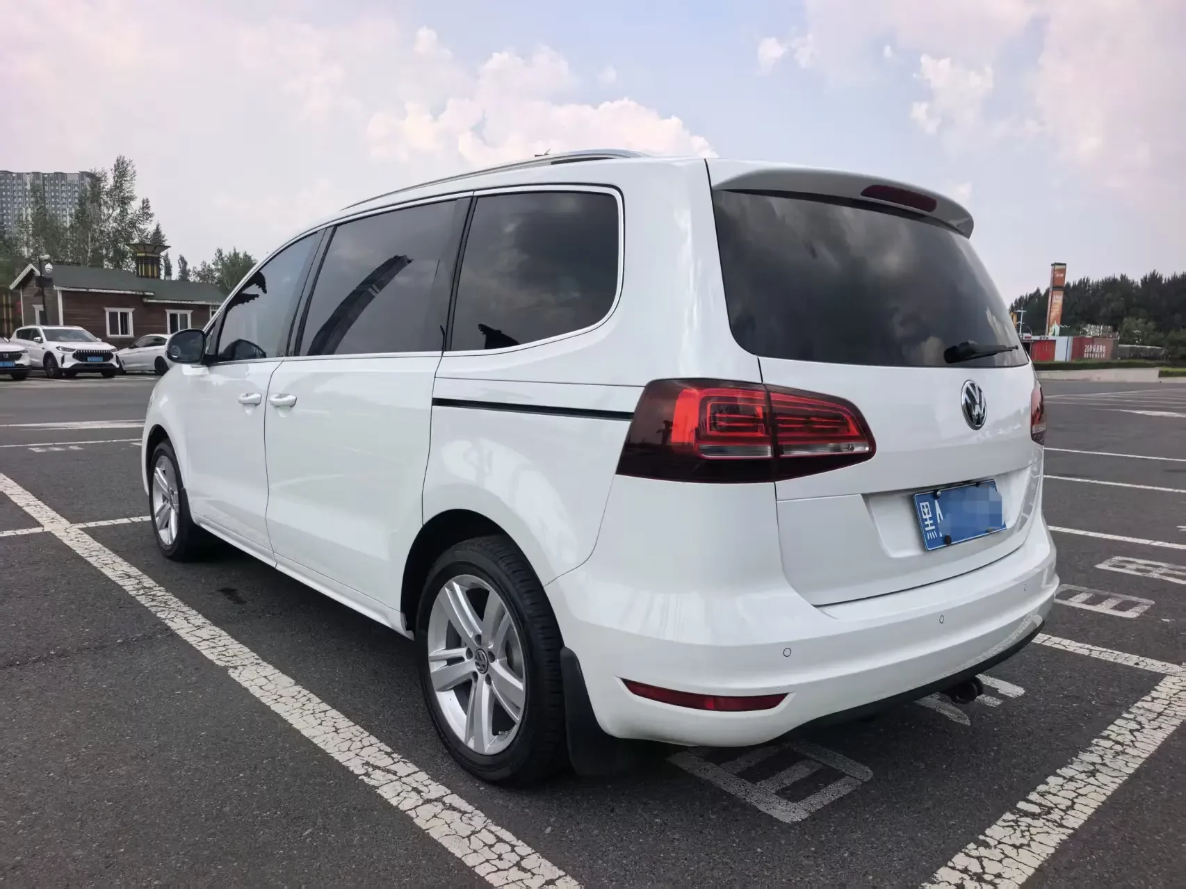 Volkswagen Sharon