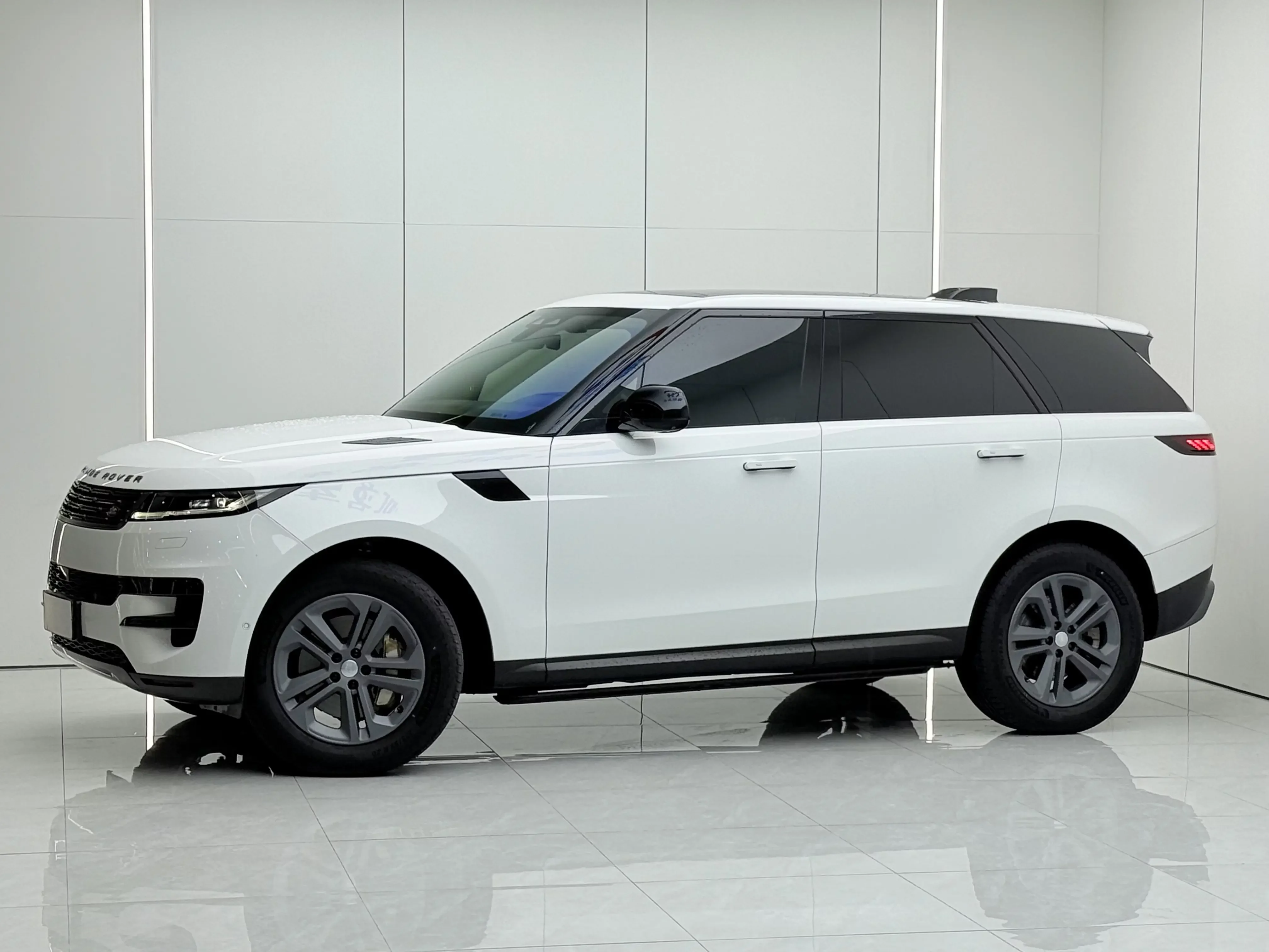 Land Rover Range Rover Sport  из Китая