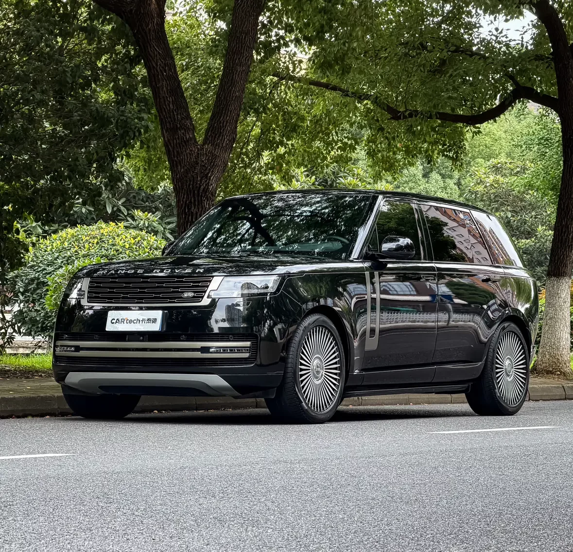 Land Rover range rover  из Китая