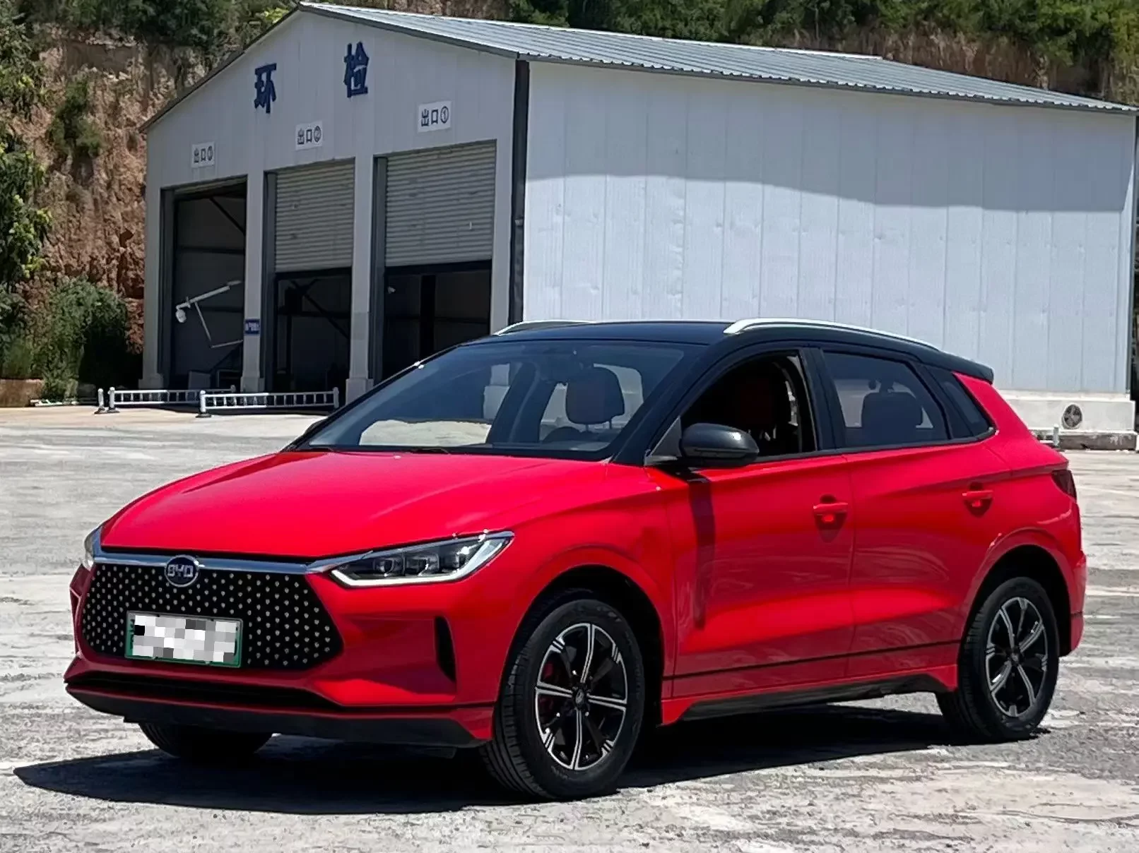 BYD e2