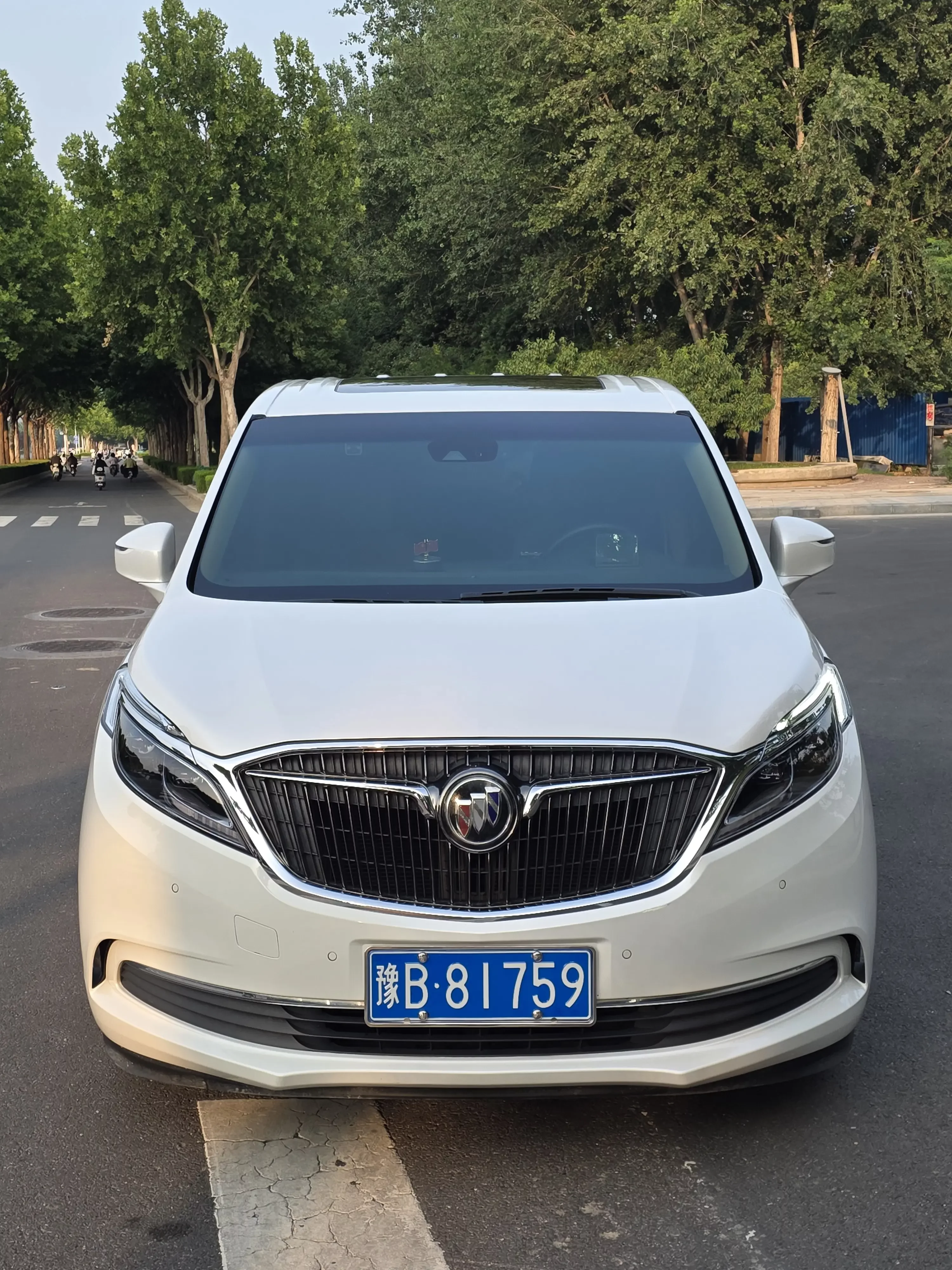 Buick GL8  из Китая