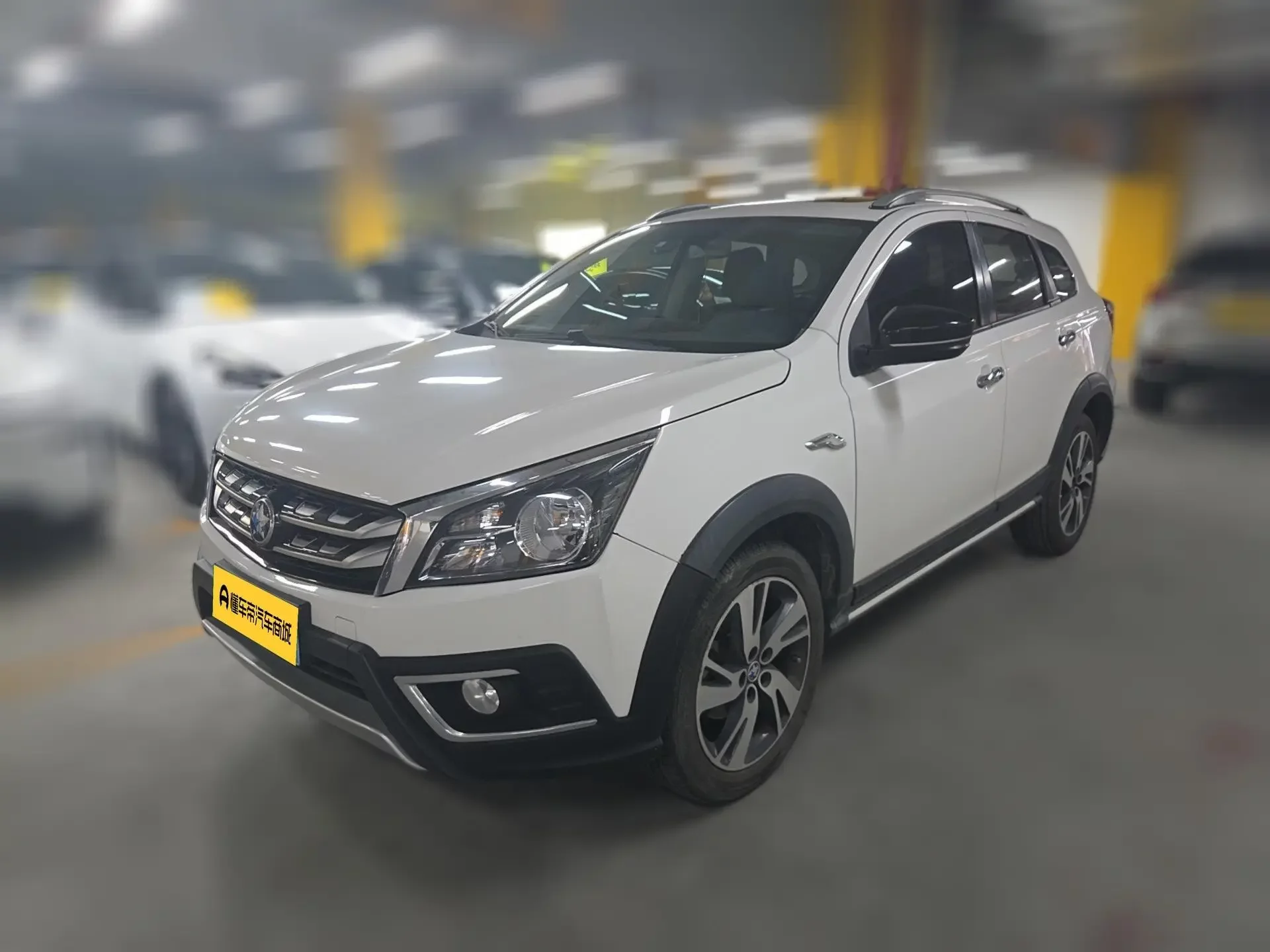 Kai Chen Venucia T70X  из Китая