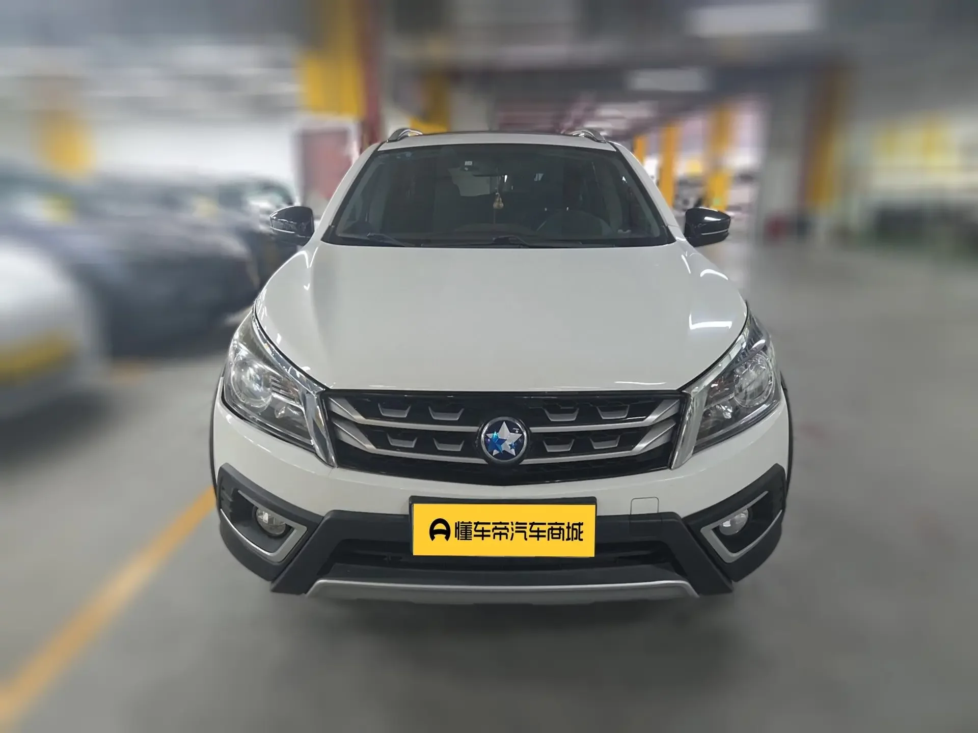 Kai Chen Venucia T70X  из Китая