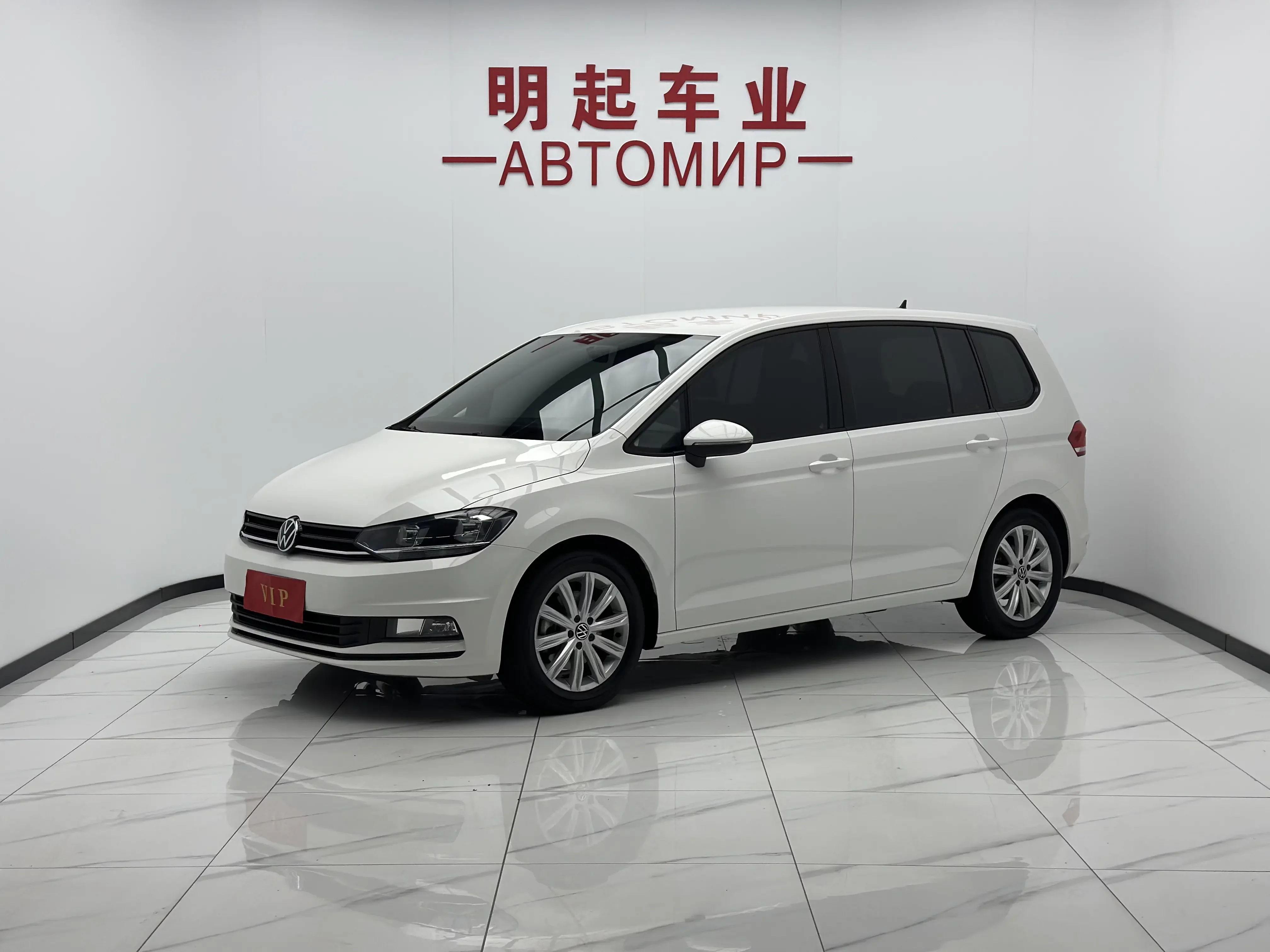 Volkswagen Touran L  из Китая