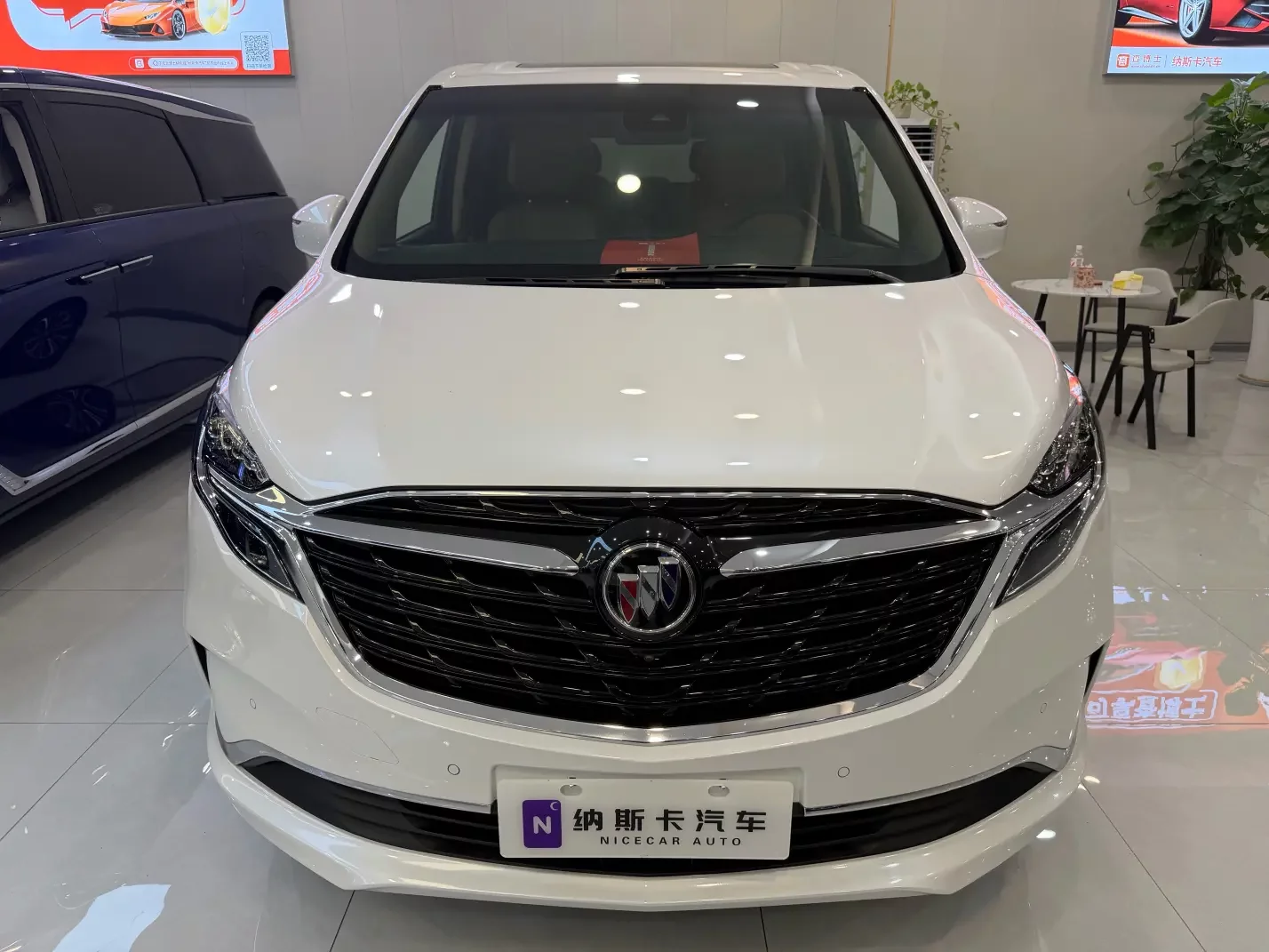 Buick GL8  из Китая