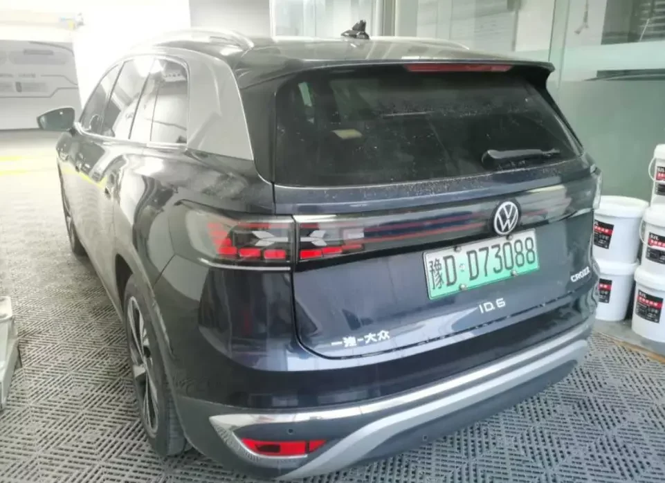 Volkswagen ID.6 CROZZ