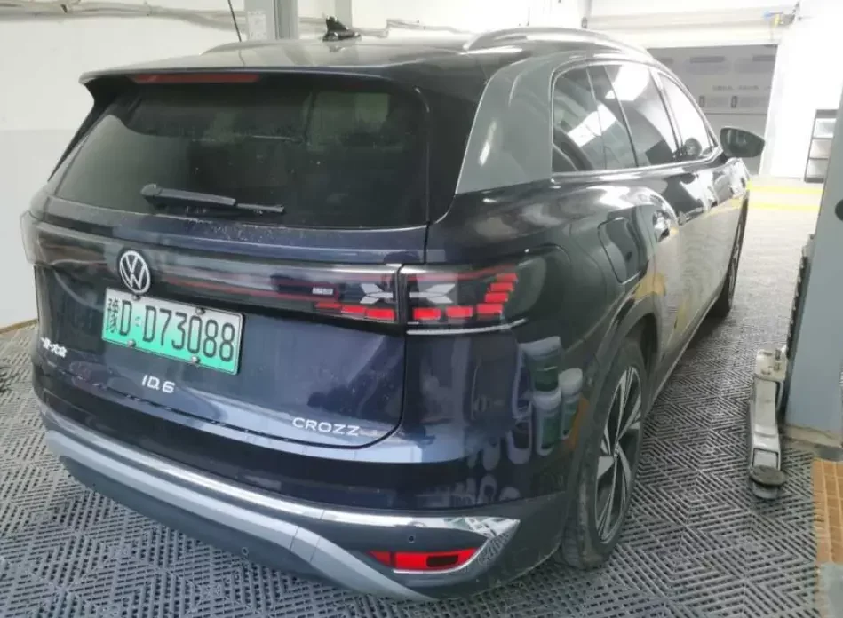 Volkswagen ID.6 CROZZ