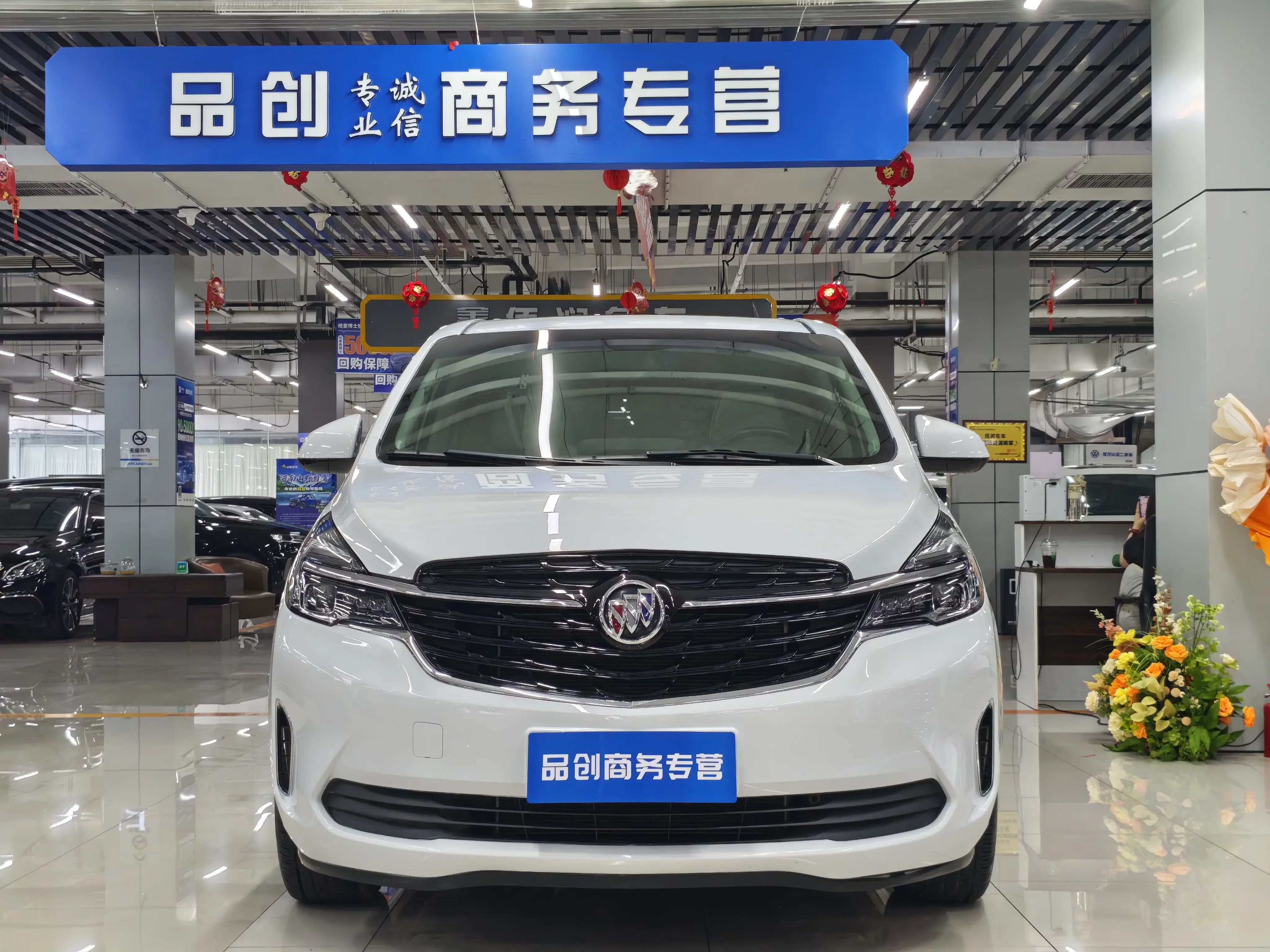 Buick GL8  из Китая