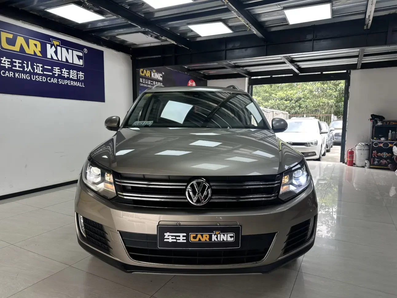 Volkswagen Tiguan  из Китая