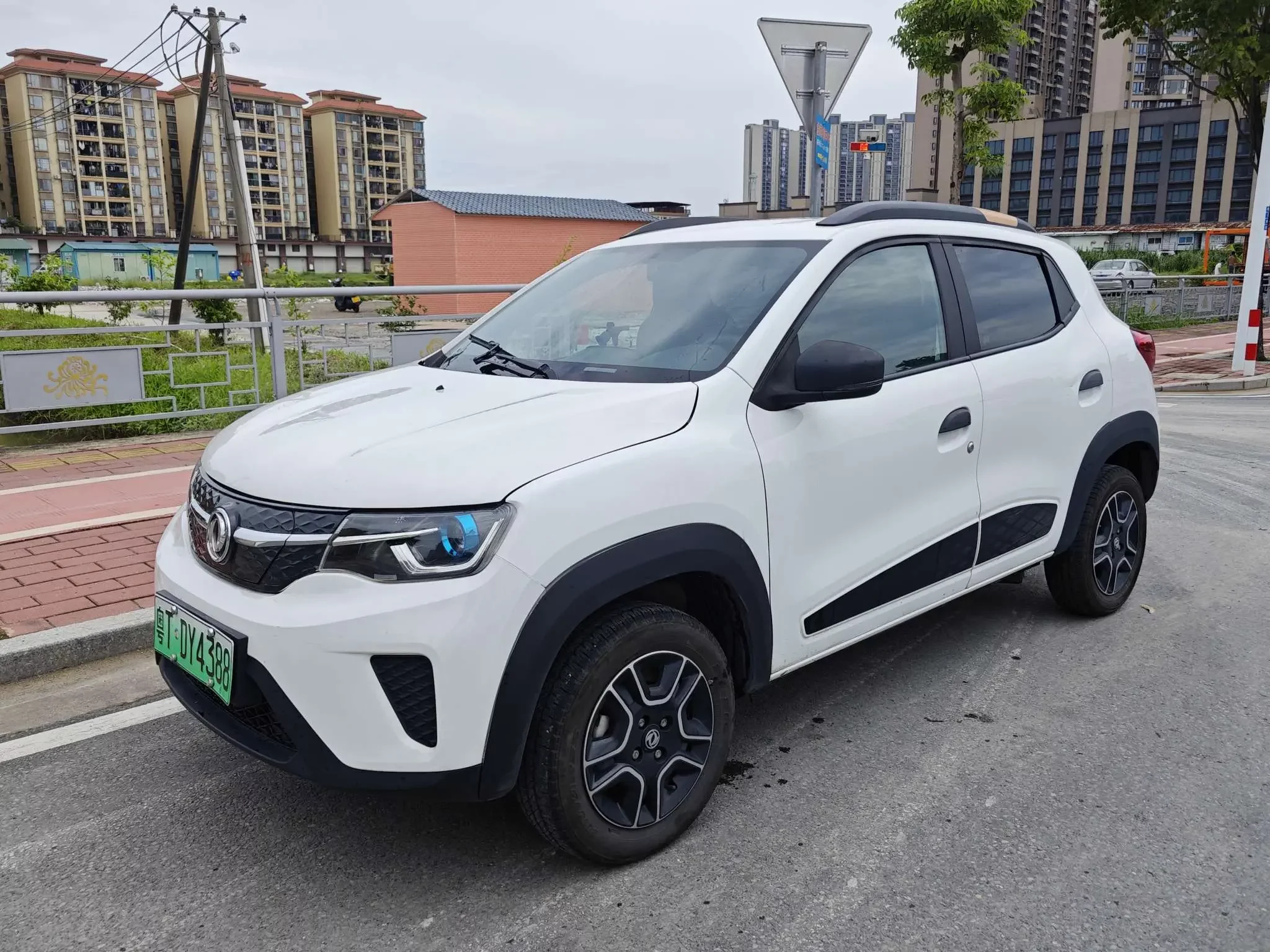 Dongfeng Nano EX1  из Китая