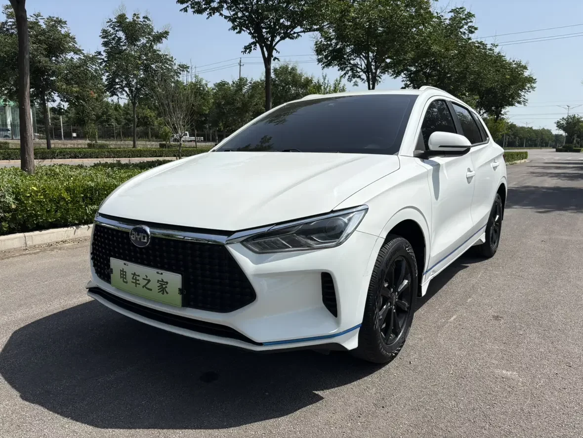 BYD e2