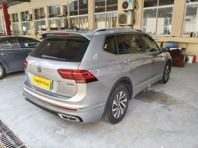 Volkswagen Tiguan L PHEV