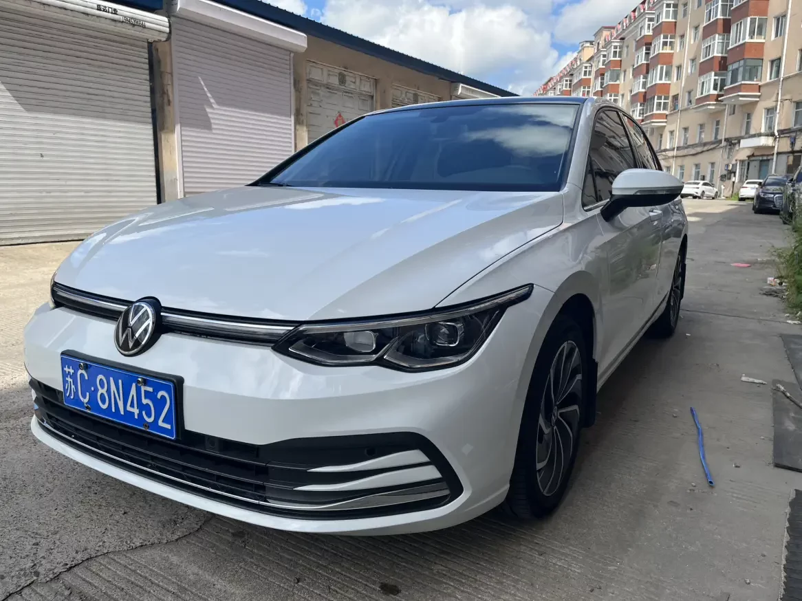 VOLKSWAGEN GOLF