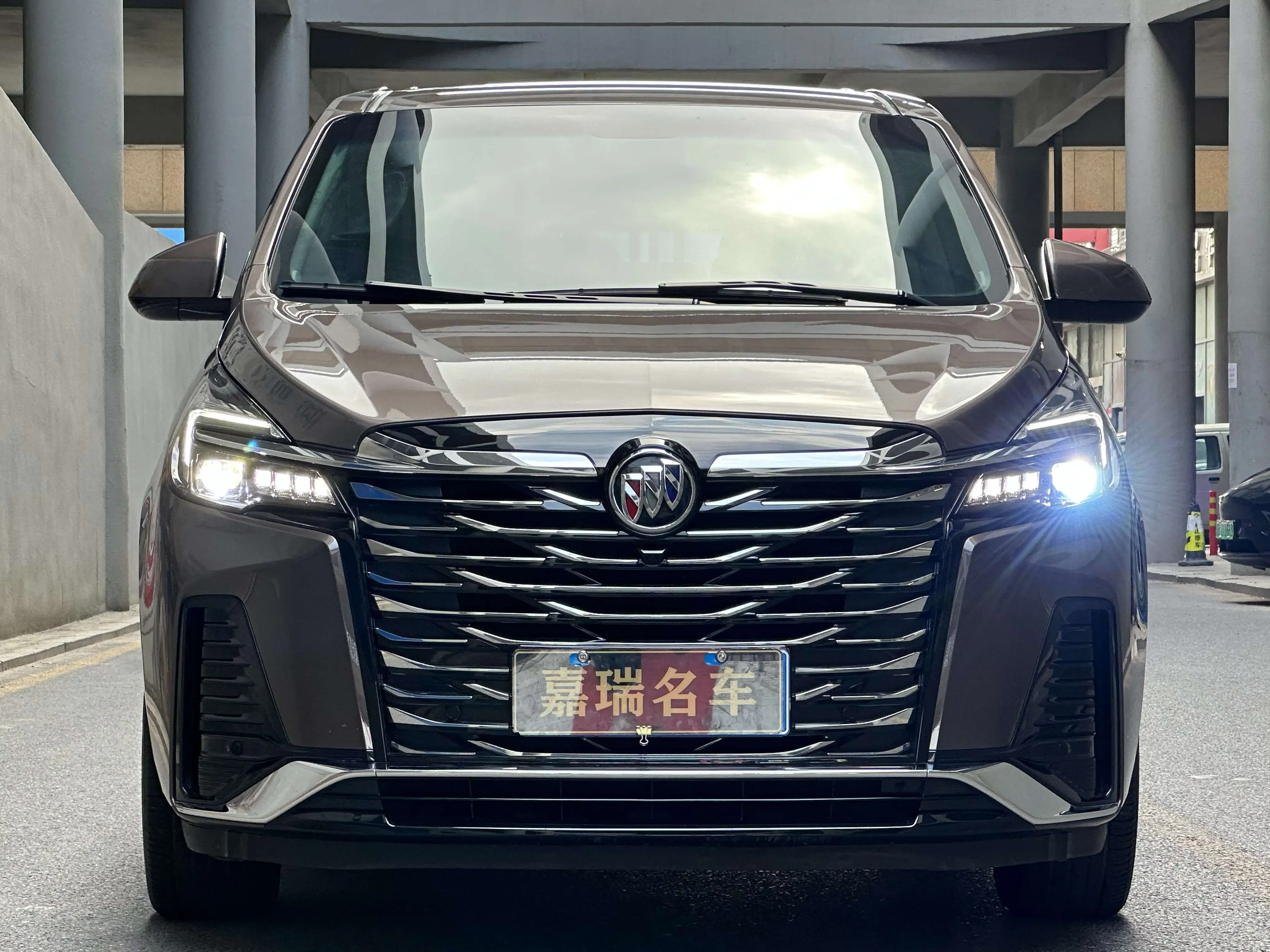 Buick GL8  из Китая