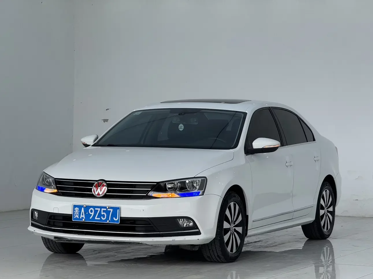 Volkswagen Sagitar  из Китая