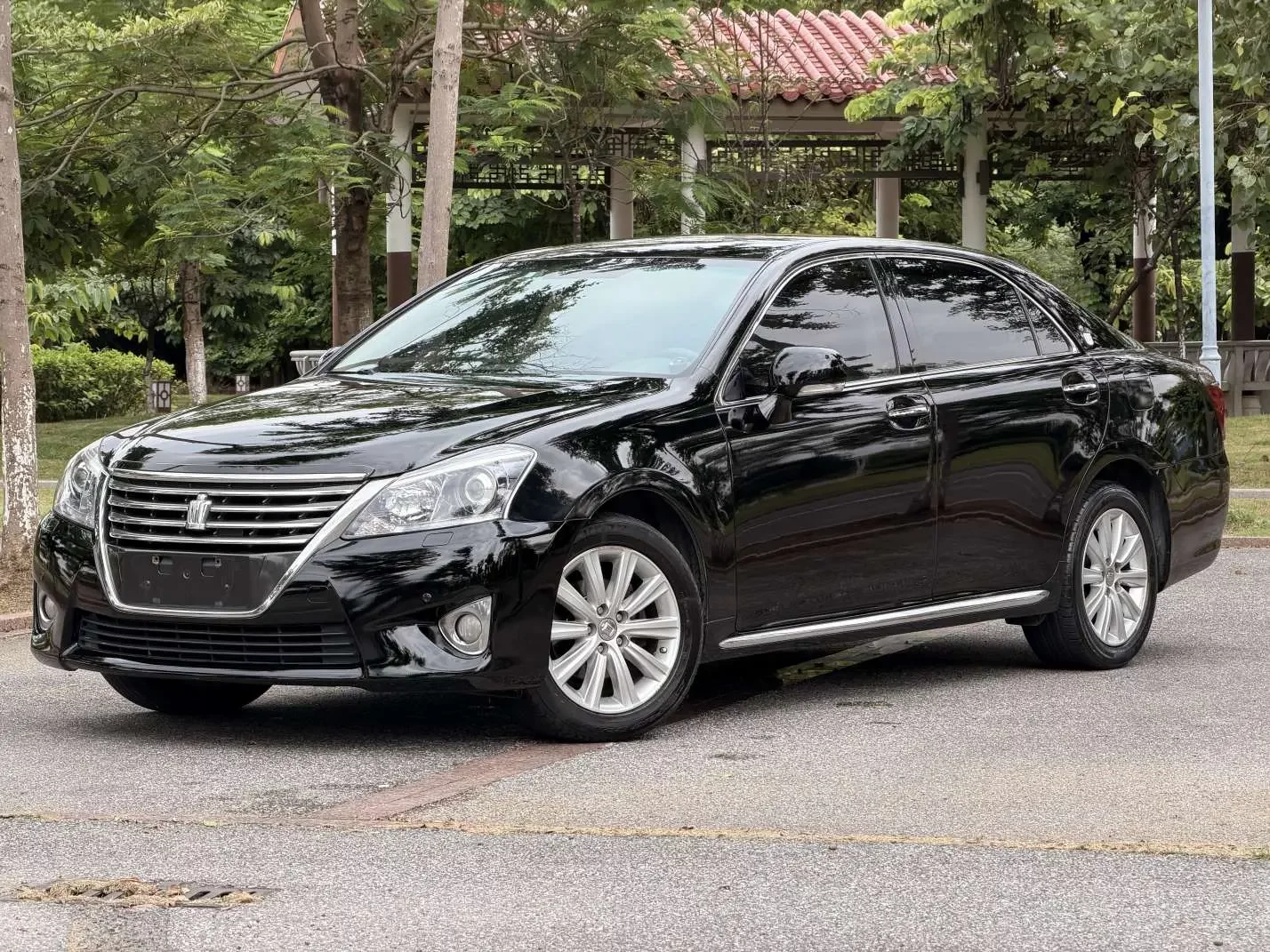 Toyota crown