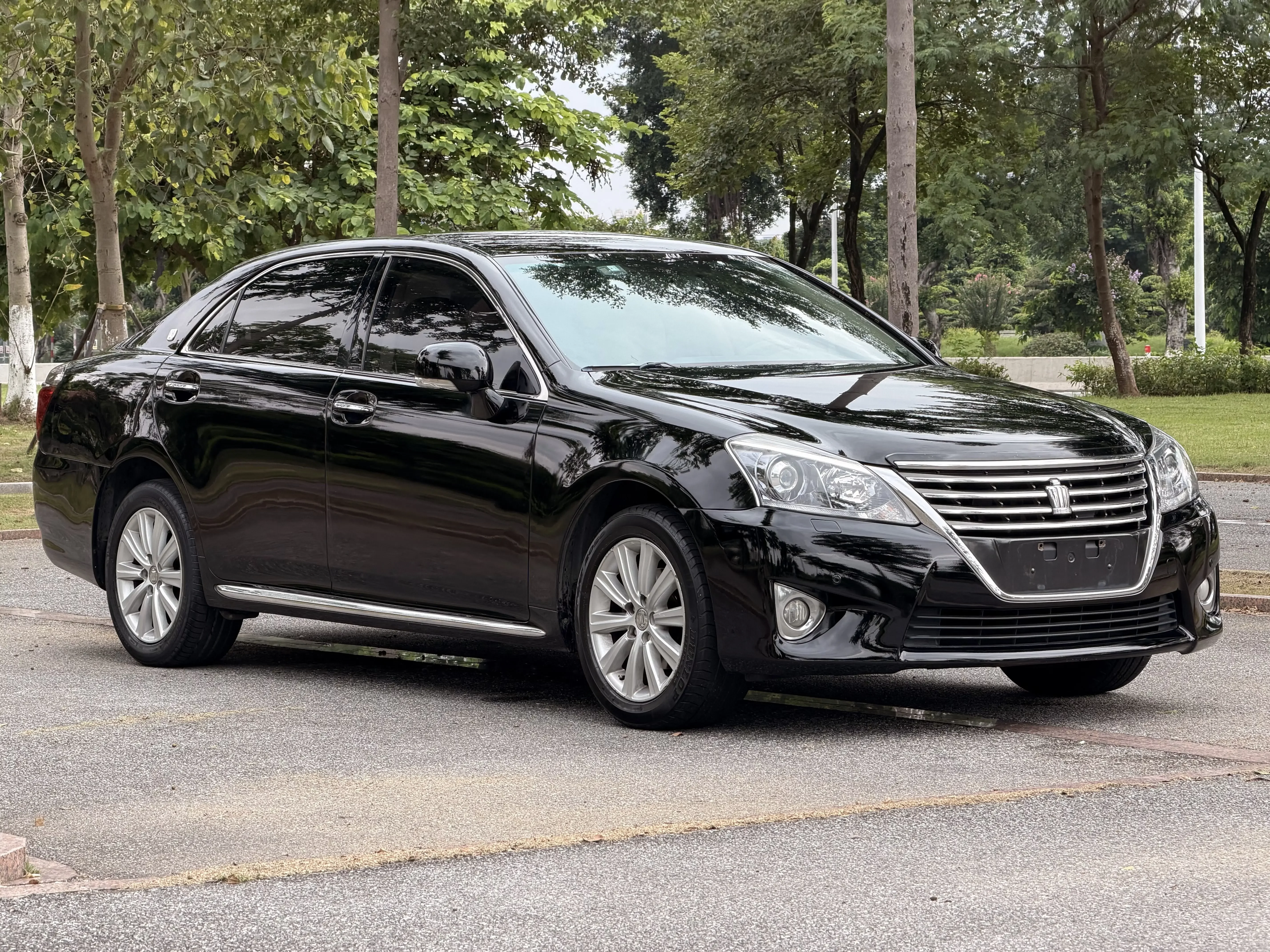 Toyota crown