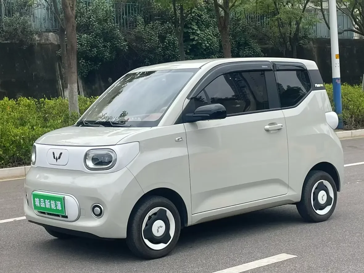 Wuling Hongguang MINIEV  из Китая