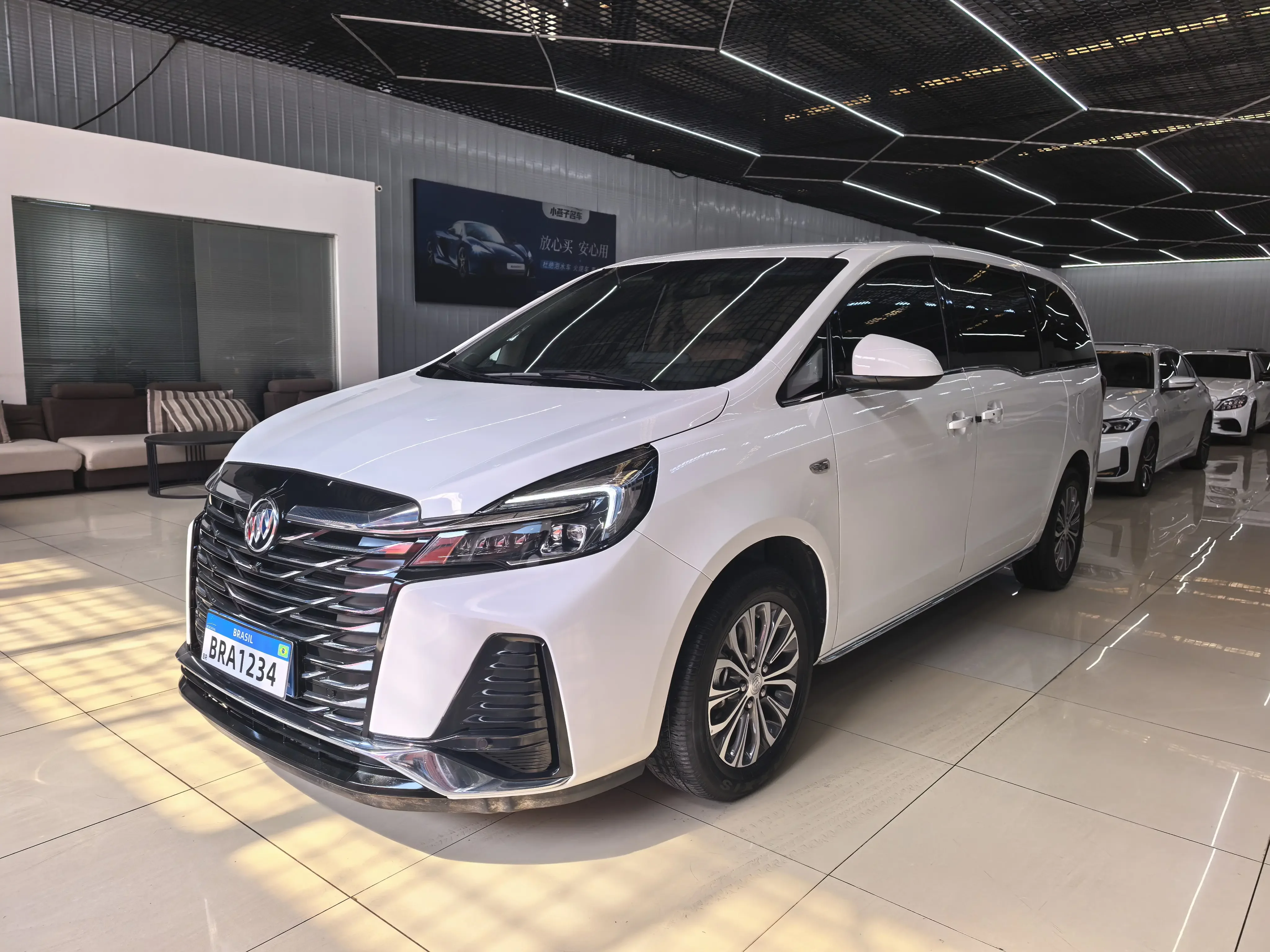 Buick GL8  из Китая