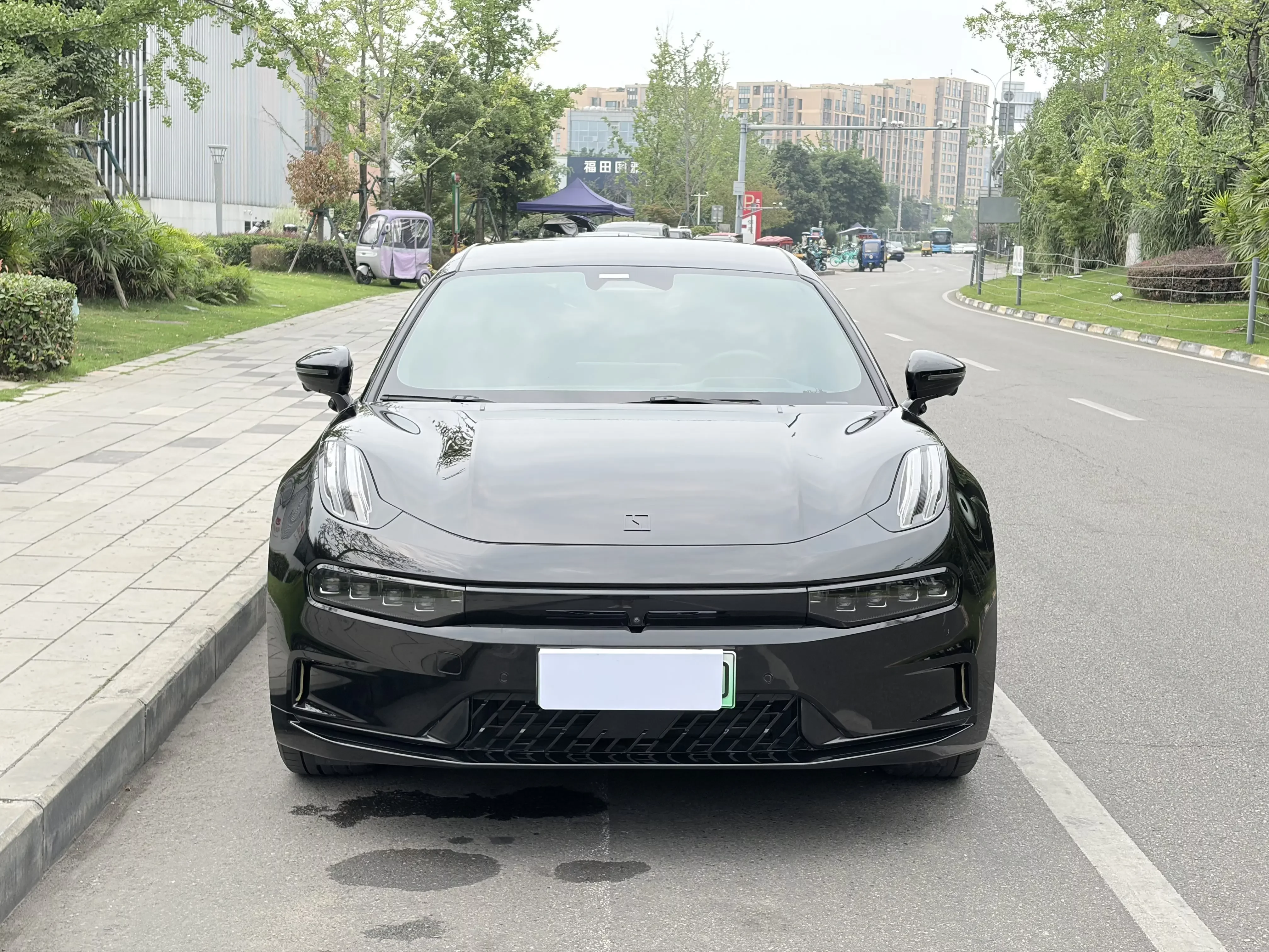 ZEEKR 001