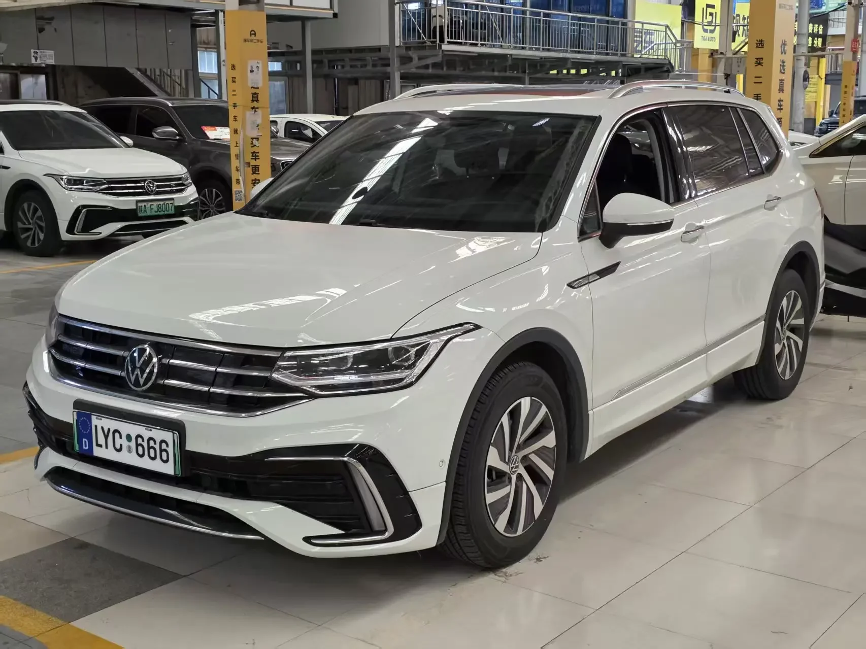 Volkswagen Tiguan L PHEV