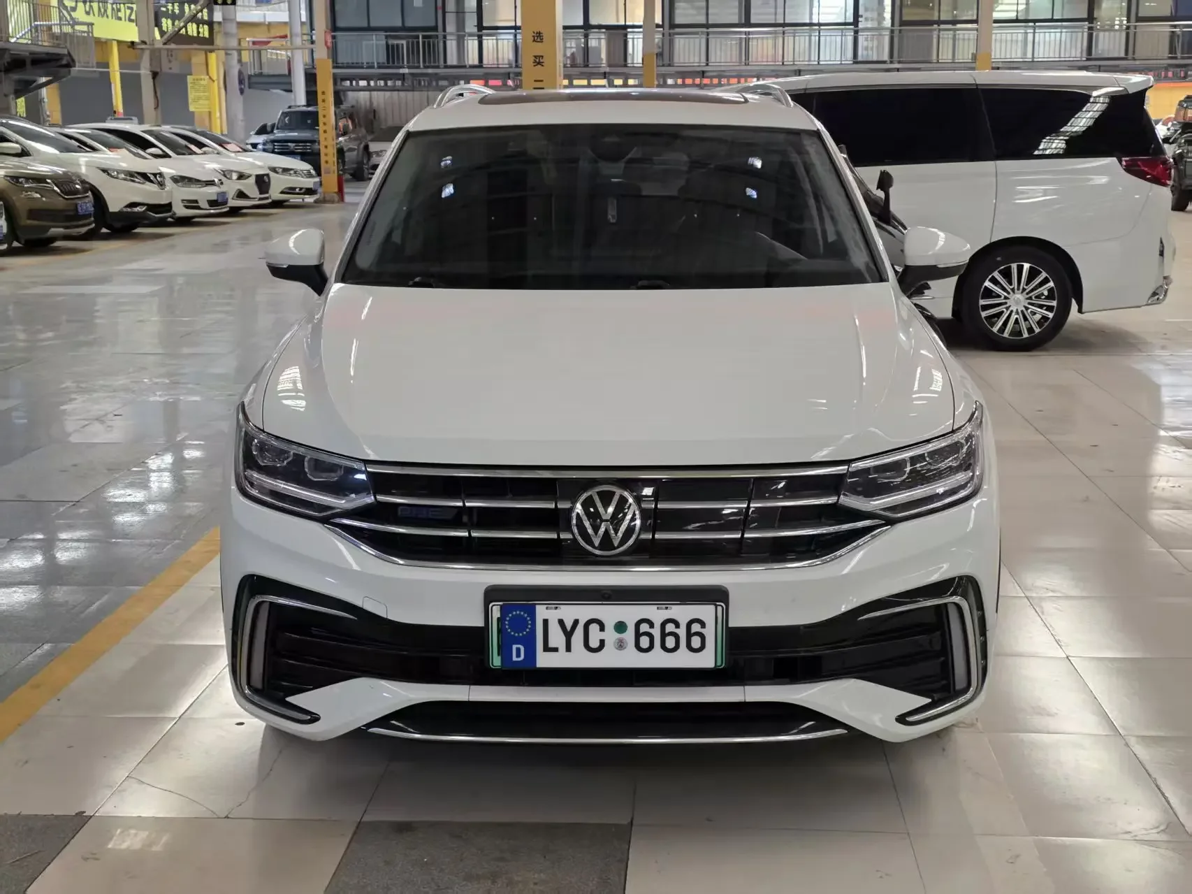 Volkswagen Tiguan L PHEV