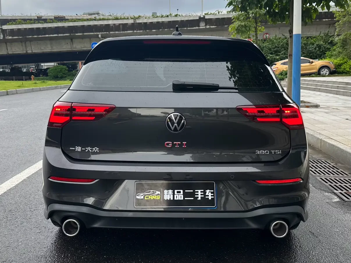 Volkswagen Golf GTI