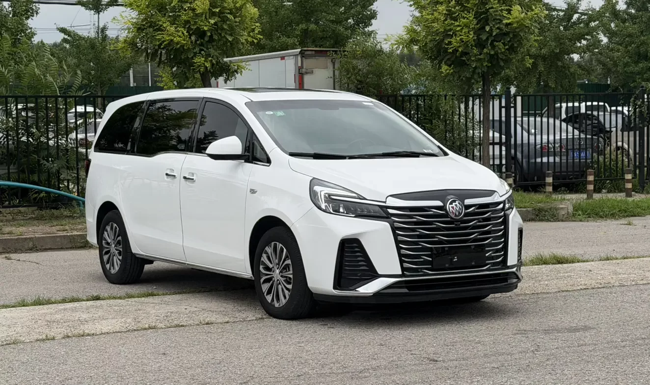 Buick GL8  из Китая