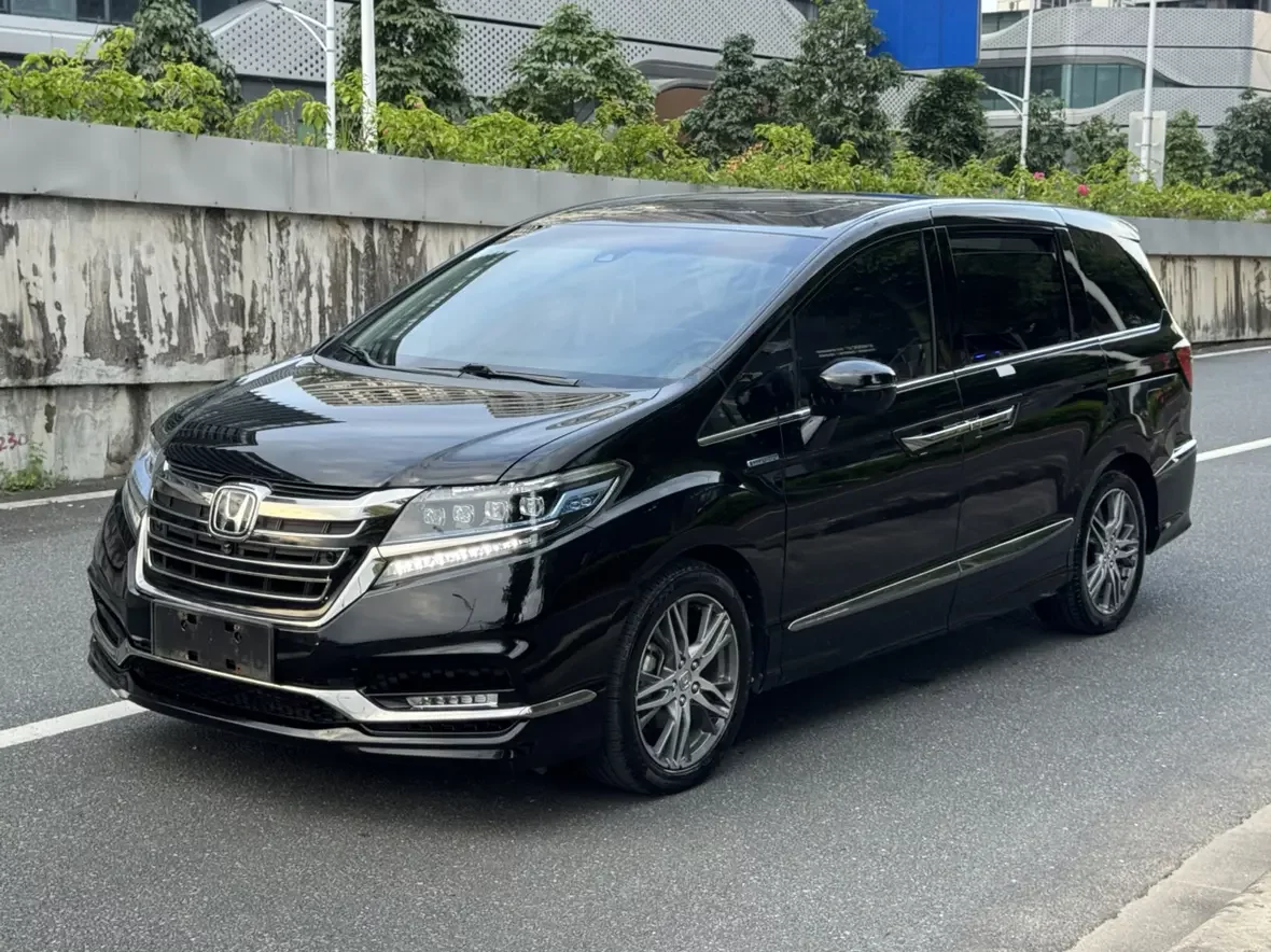 Honda Elysion (Alison)  из Китая