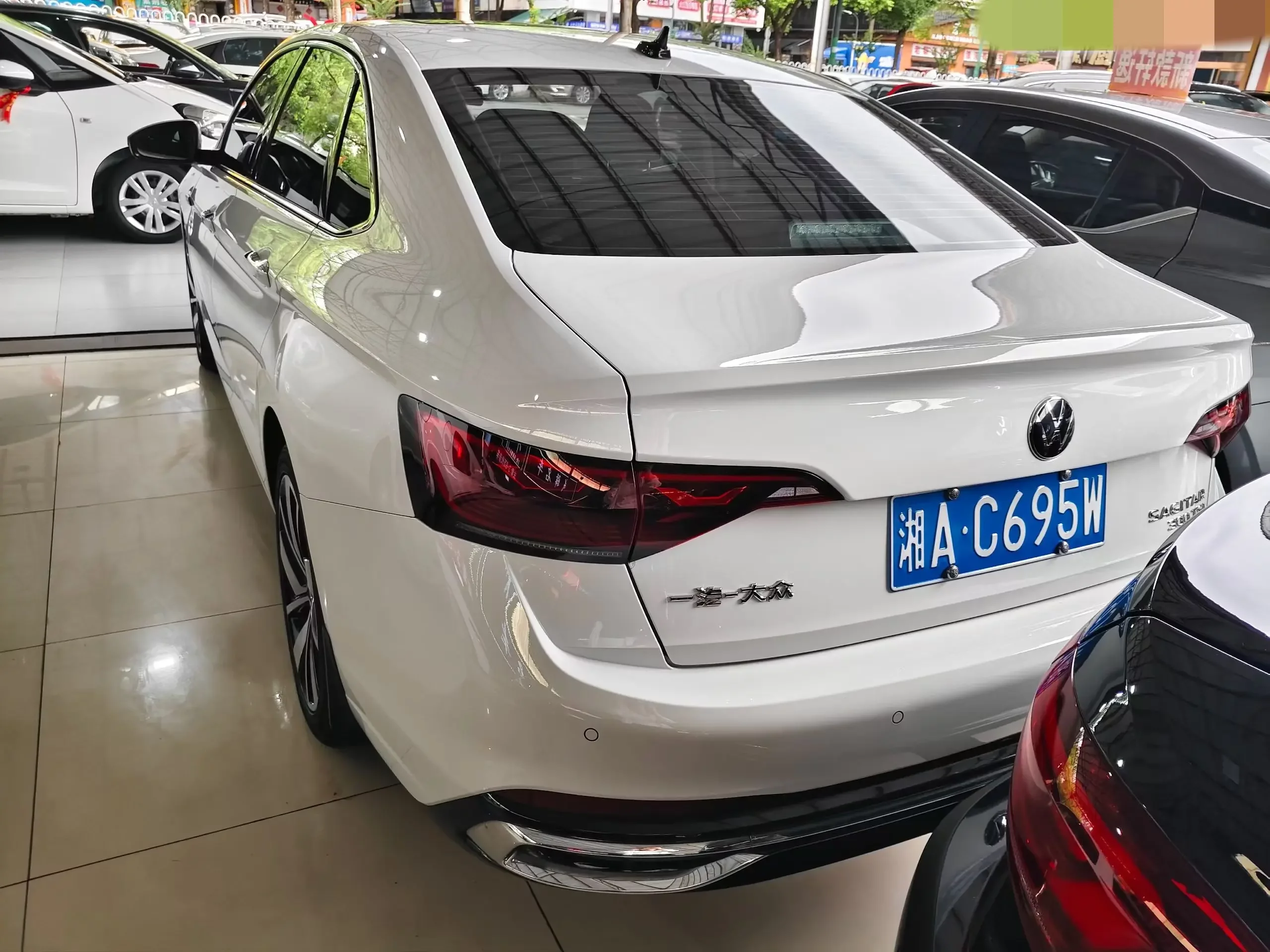 Volkswagen Sagitar