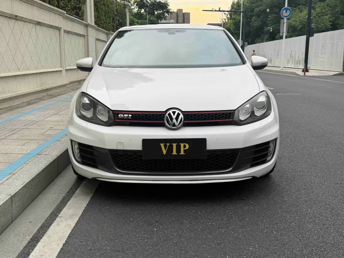 Volkswagen Golf GTI