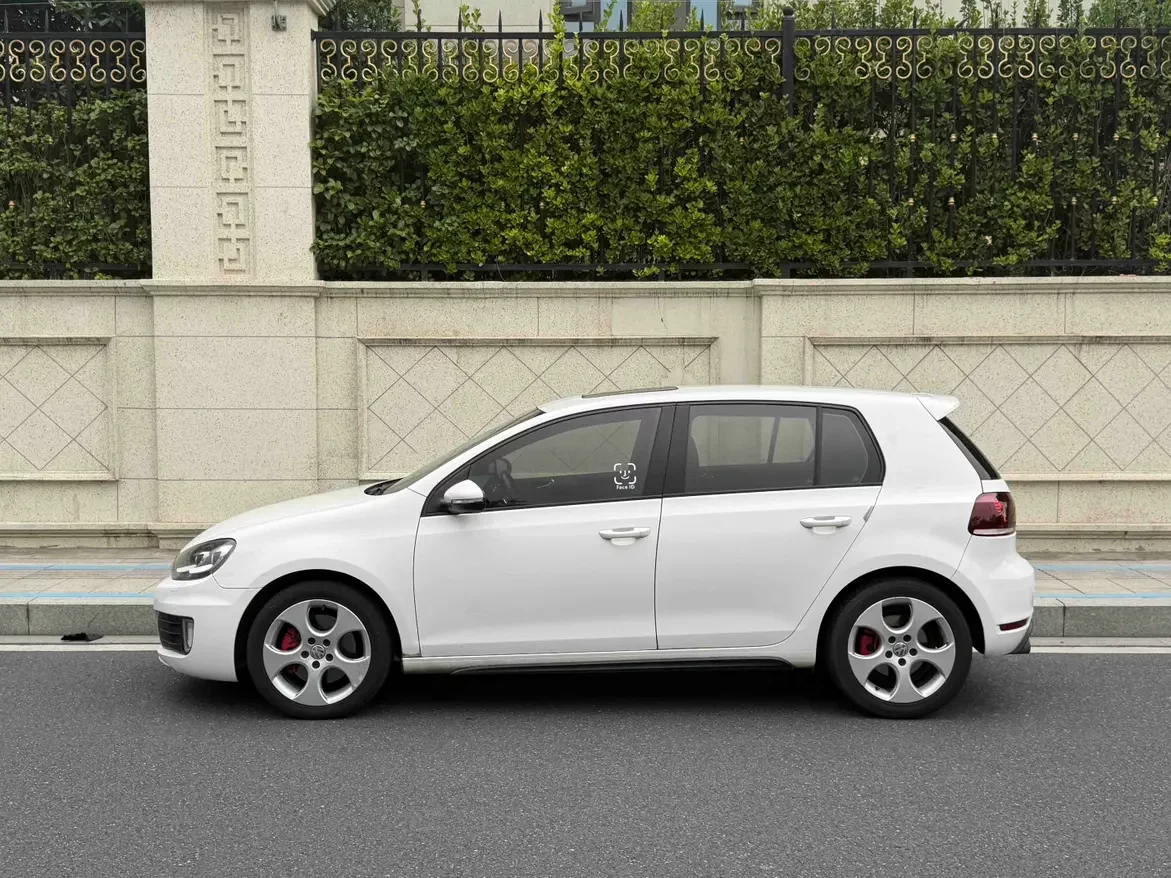 Volkswagen Golf GTI