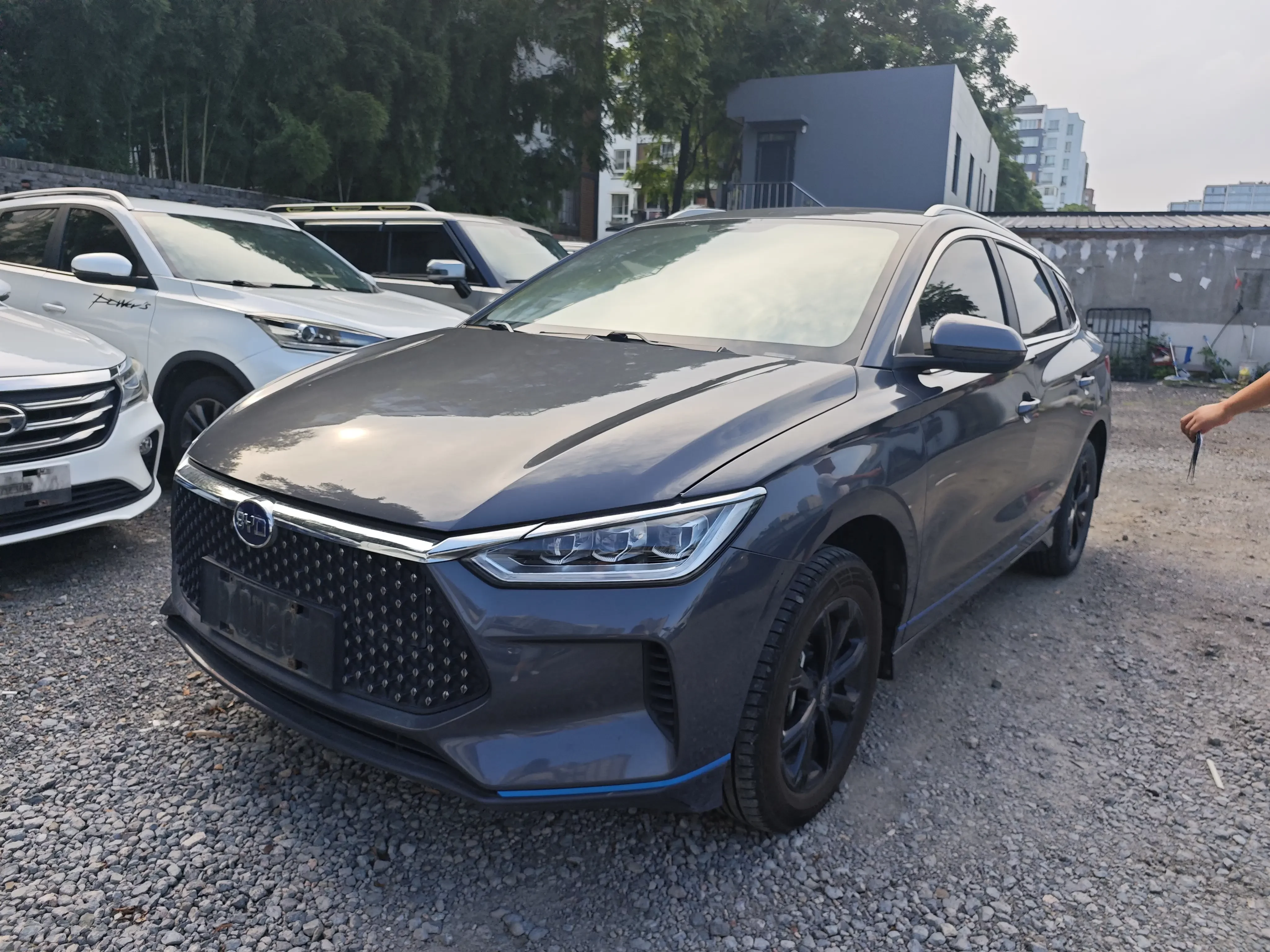 BYD e2