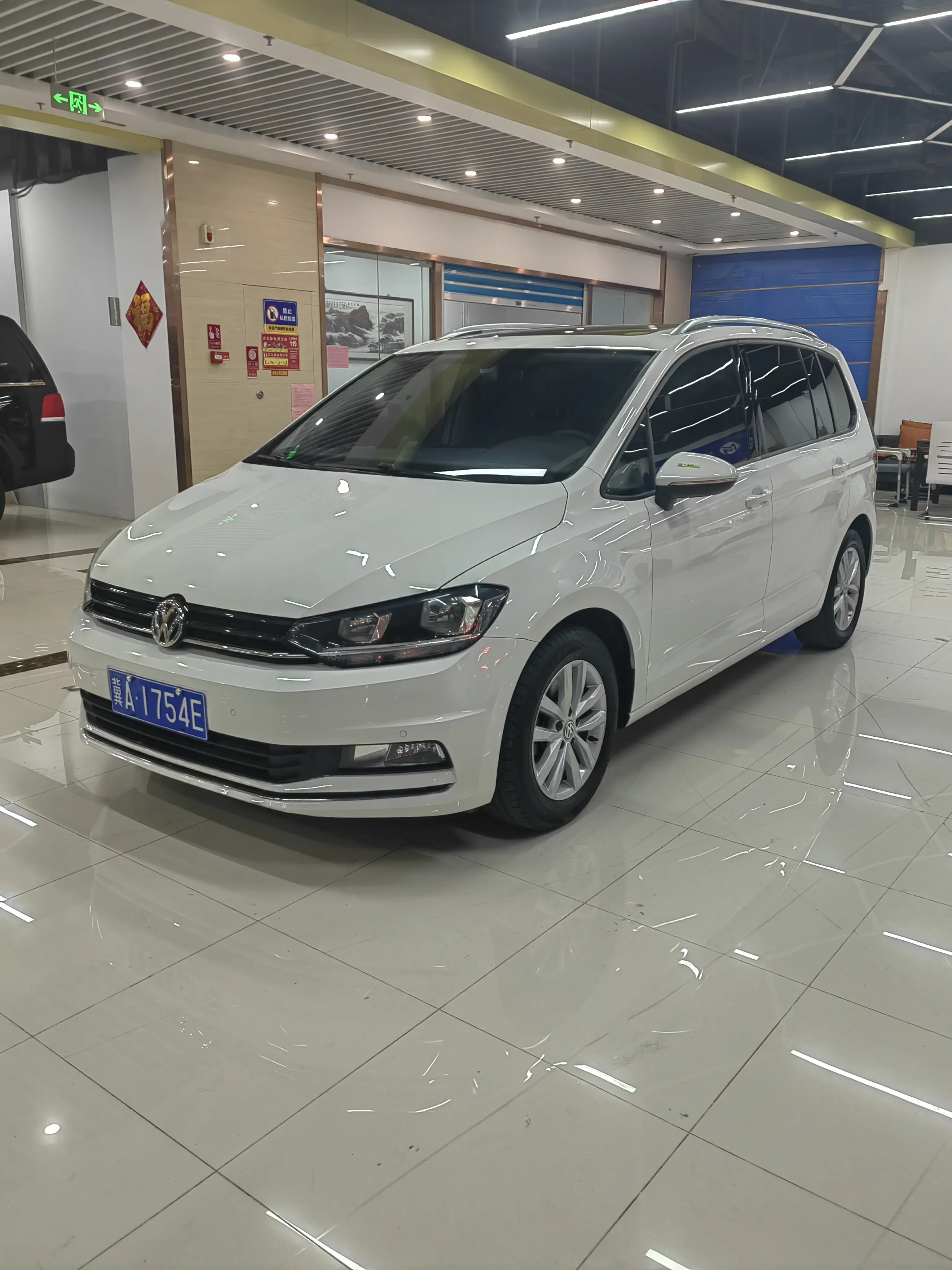Volkswagen Touran L  из Китая
