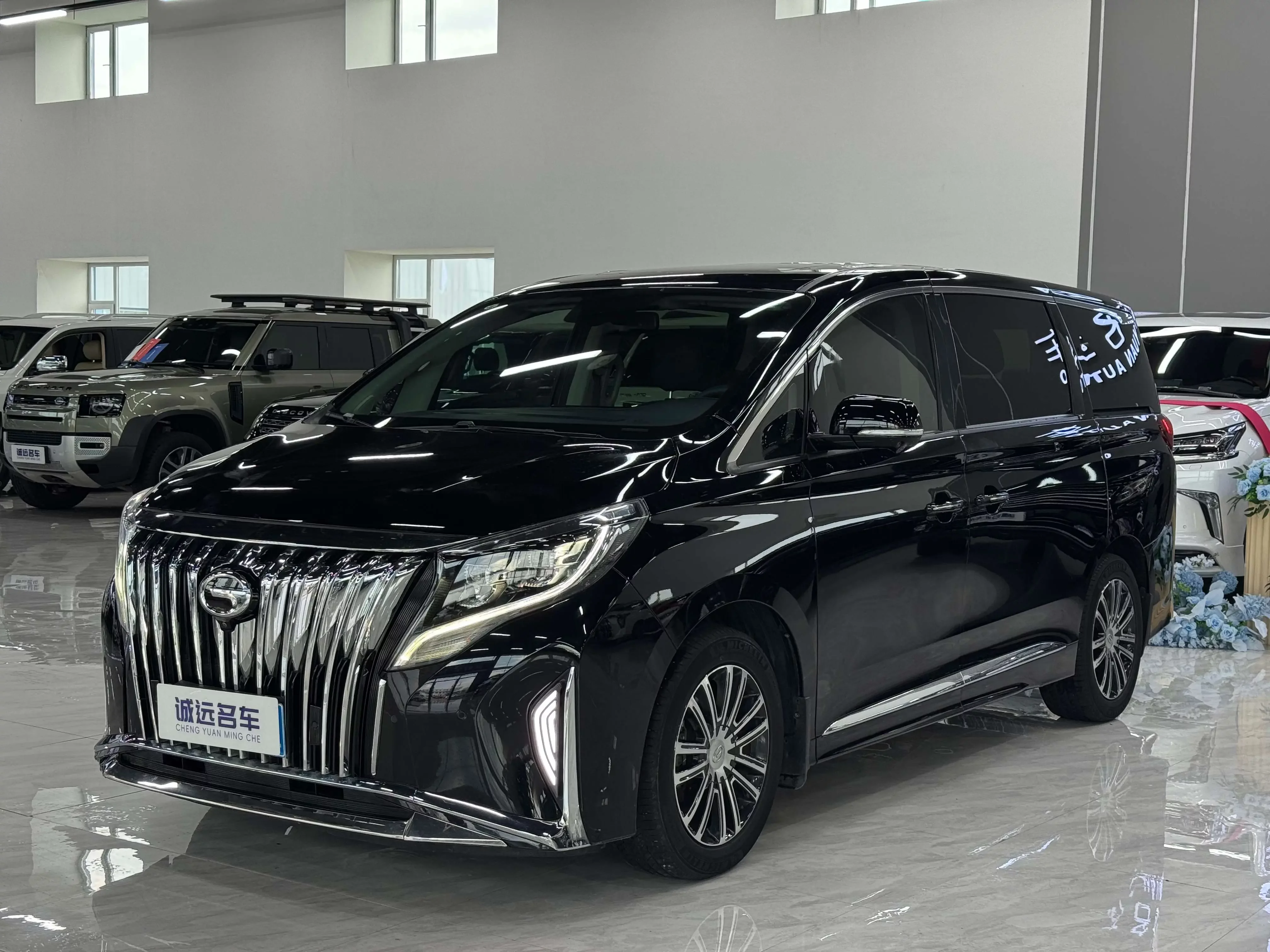 GAC Trumpchi M8  из Китая