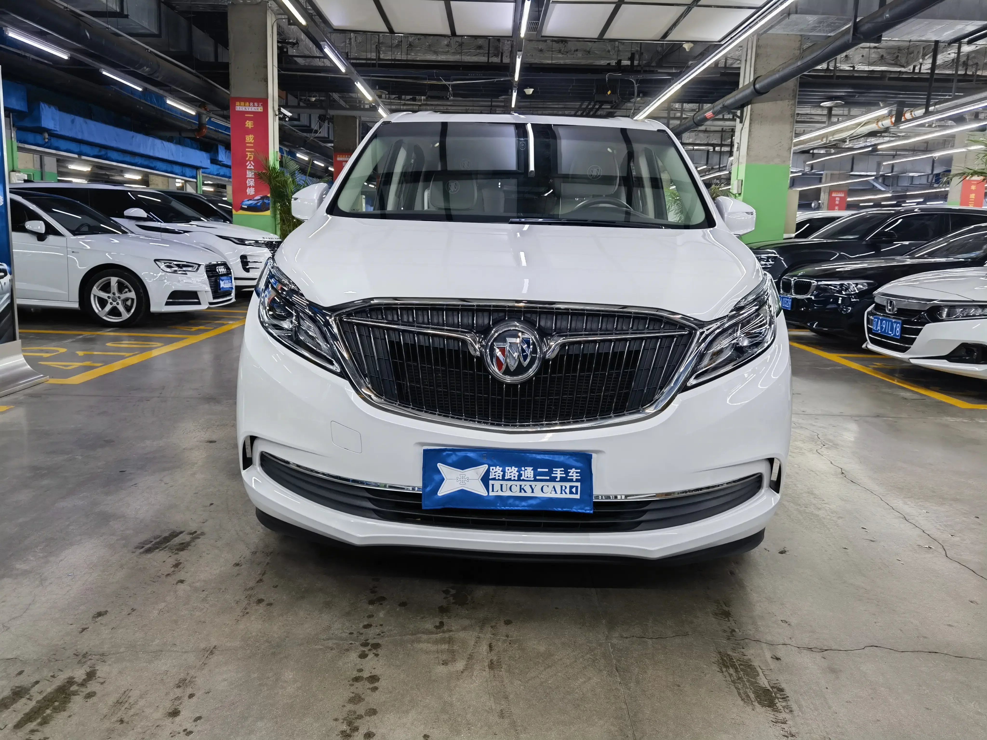 Buick GL8  из Китая