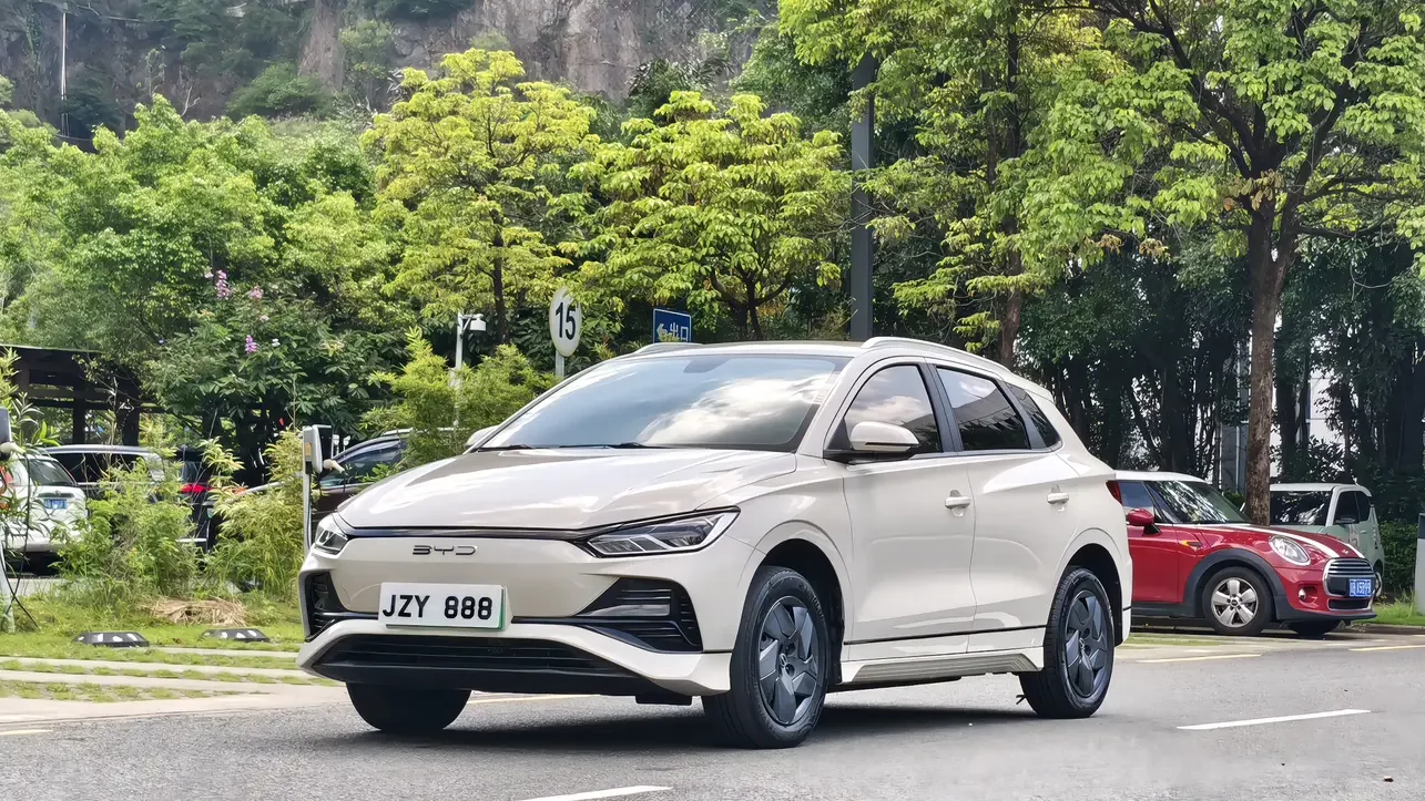 BYD e2