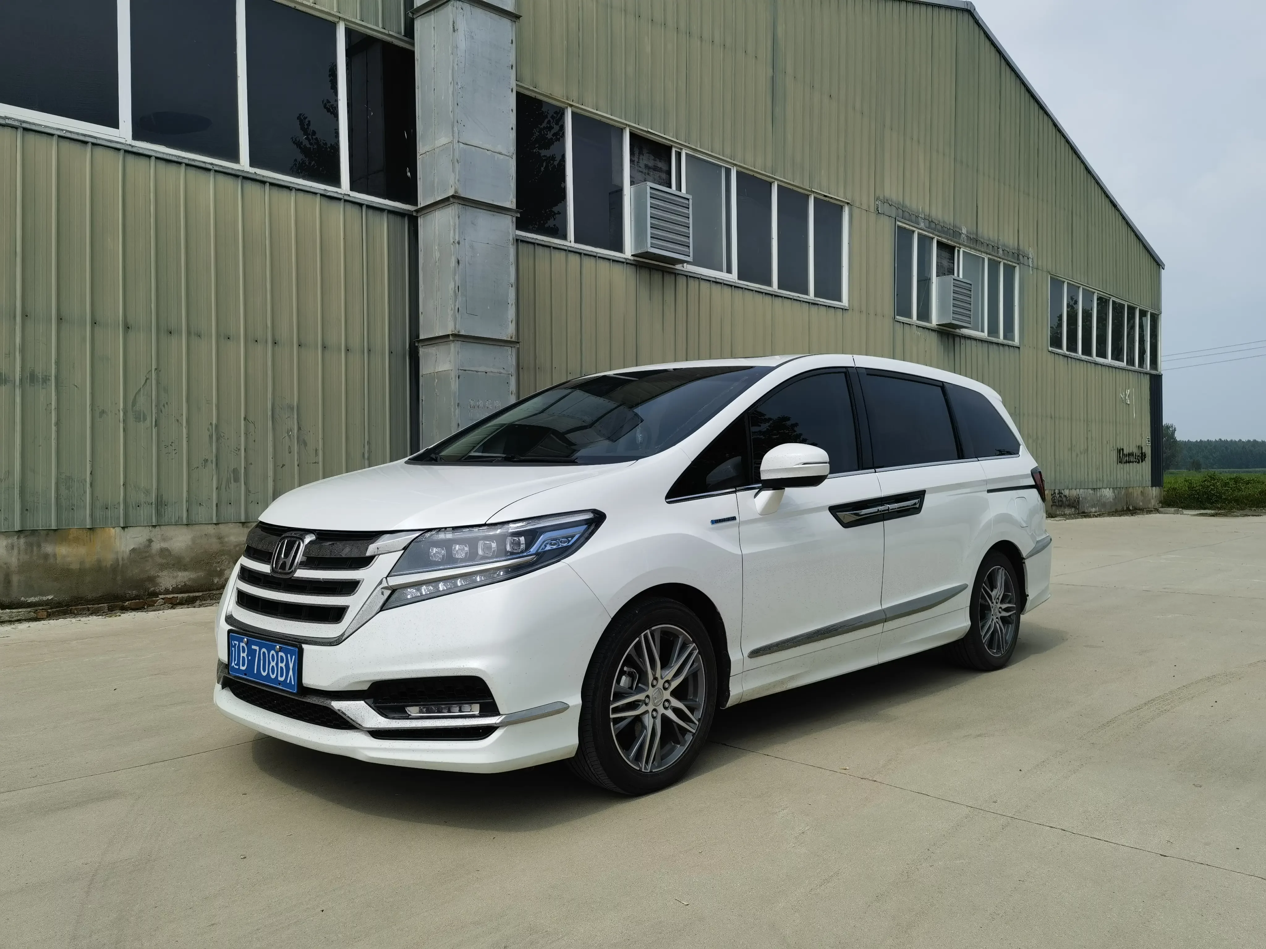 Honda Elysion (Alison)  из Китая