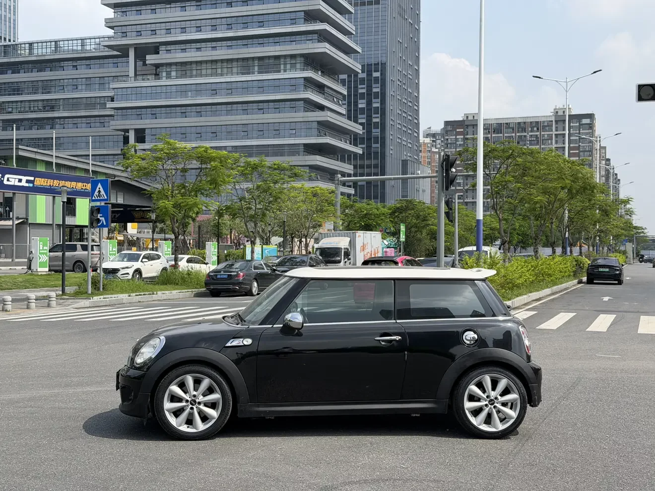 MINI MINI