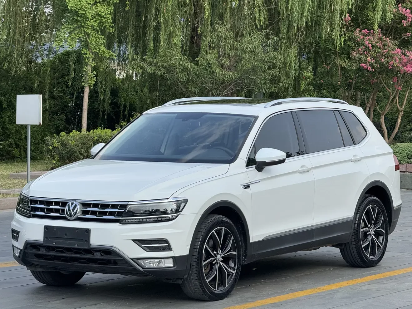 Volkswagen Tiguan L