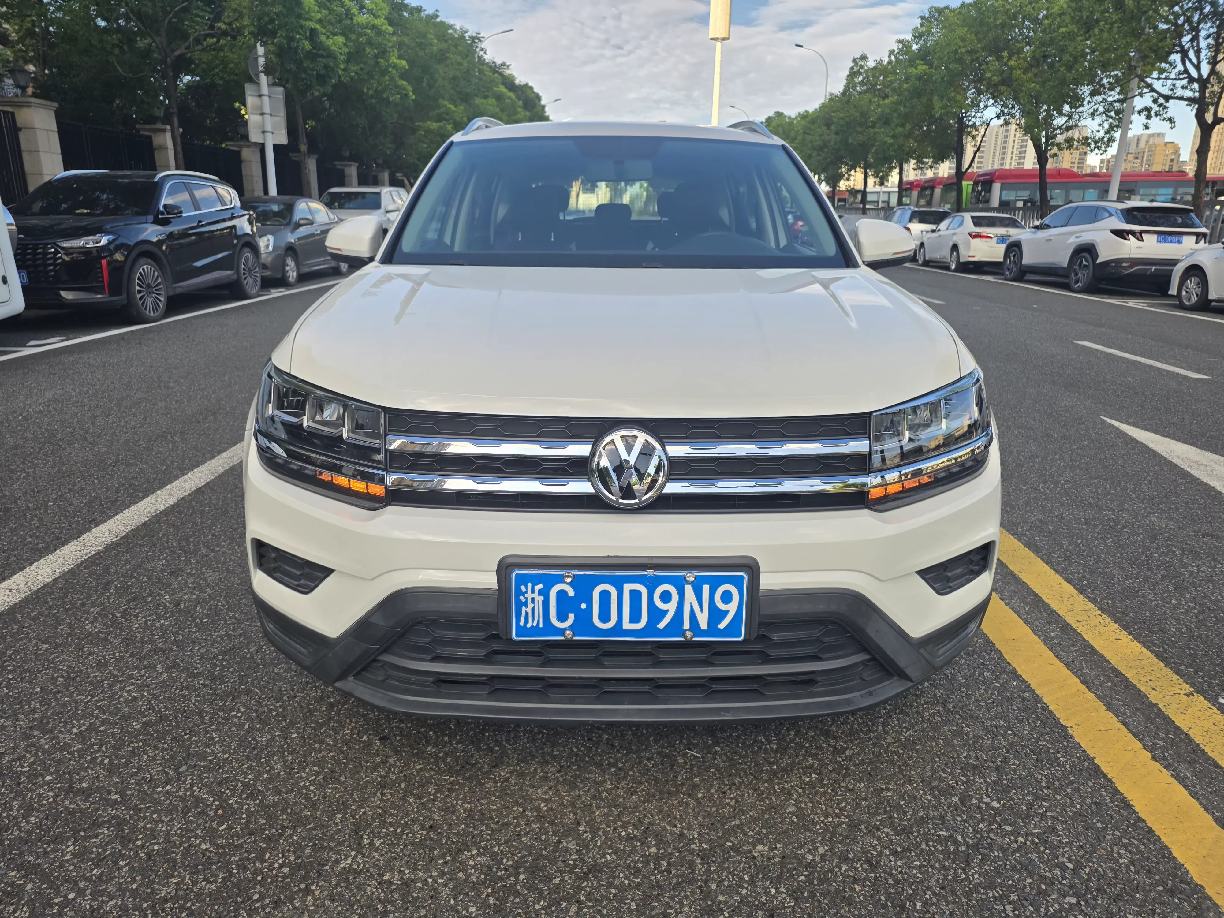 Volkswagen Tharu
