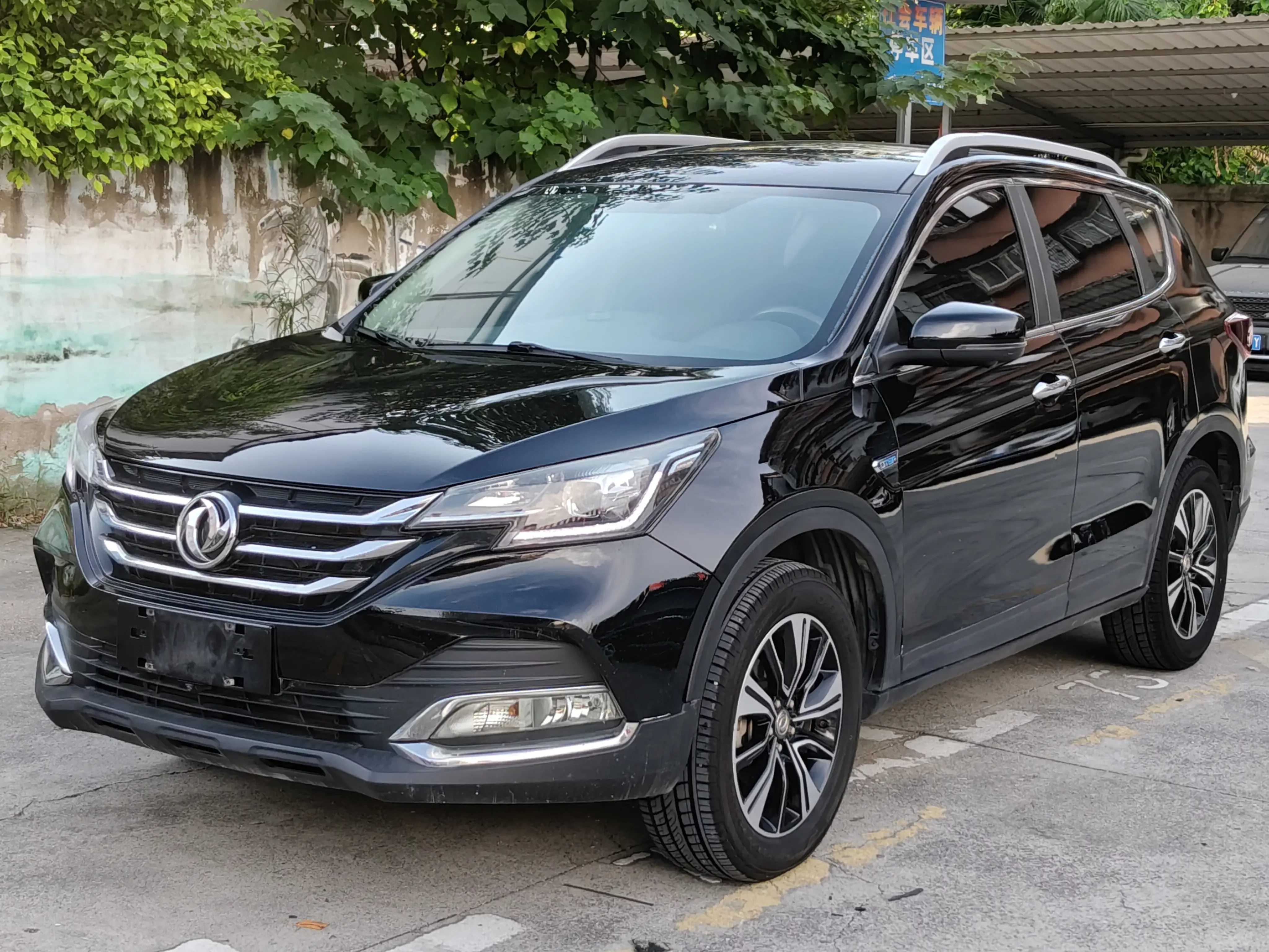 Dongfeng Fengshen AX7  из Китая
