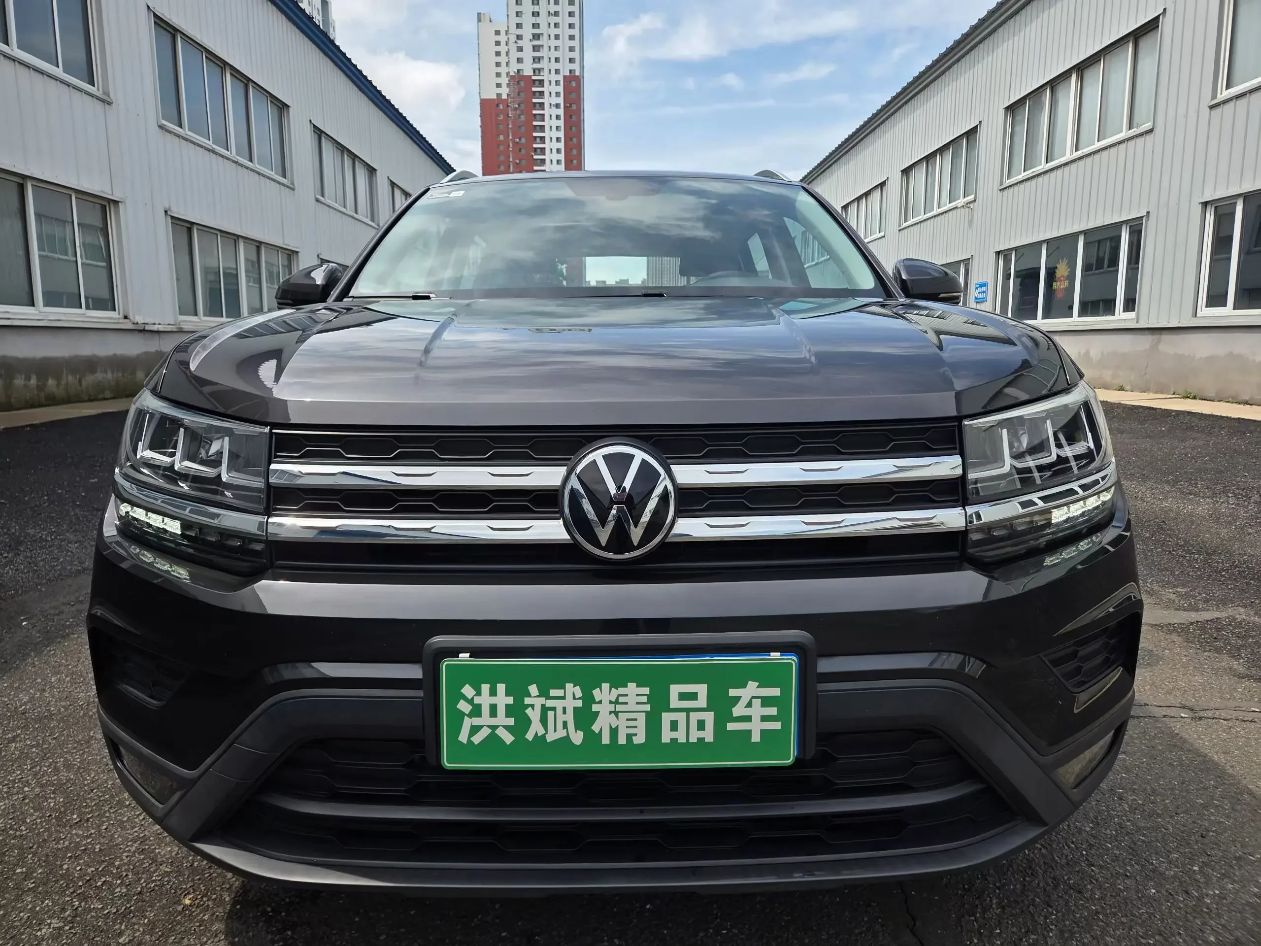Volkswagen Tharu